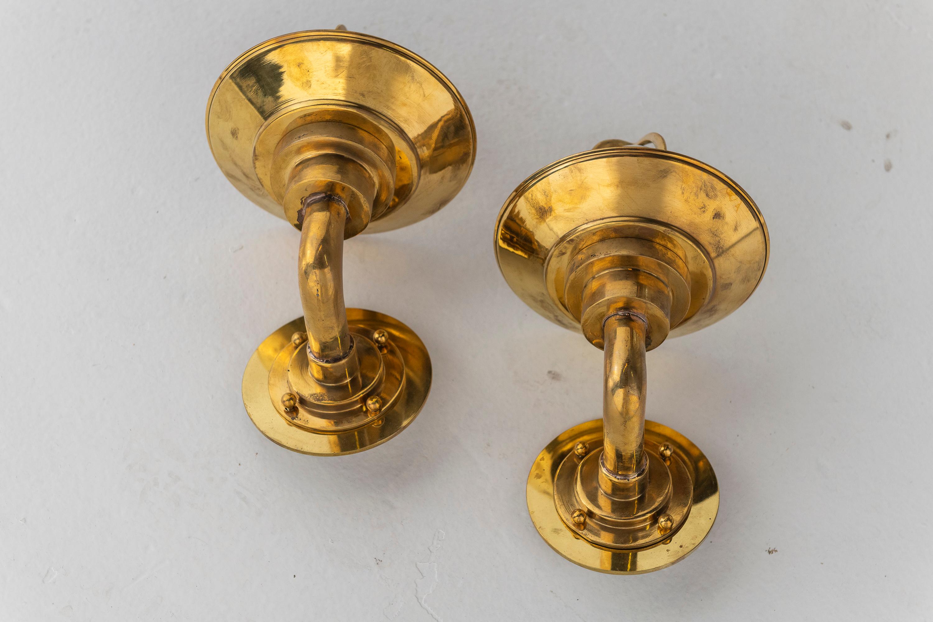 Vintage Brass Bent Shaped Nautical Wall Sconces, USA In Good Condition For Sale In San Francisco, CA
