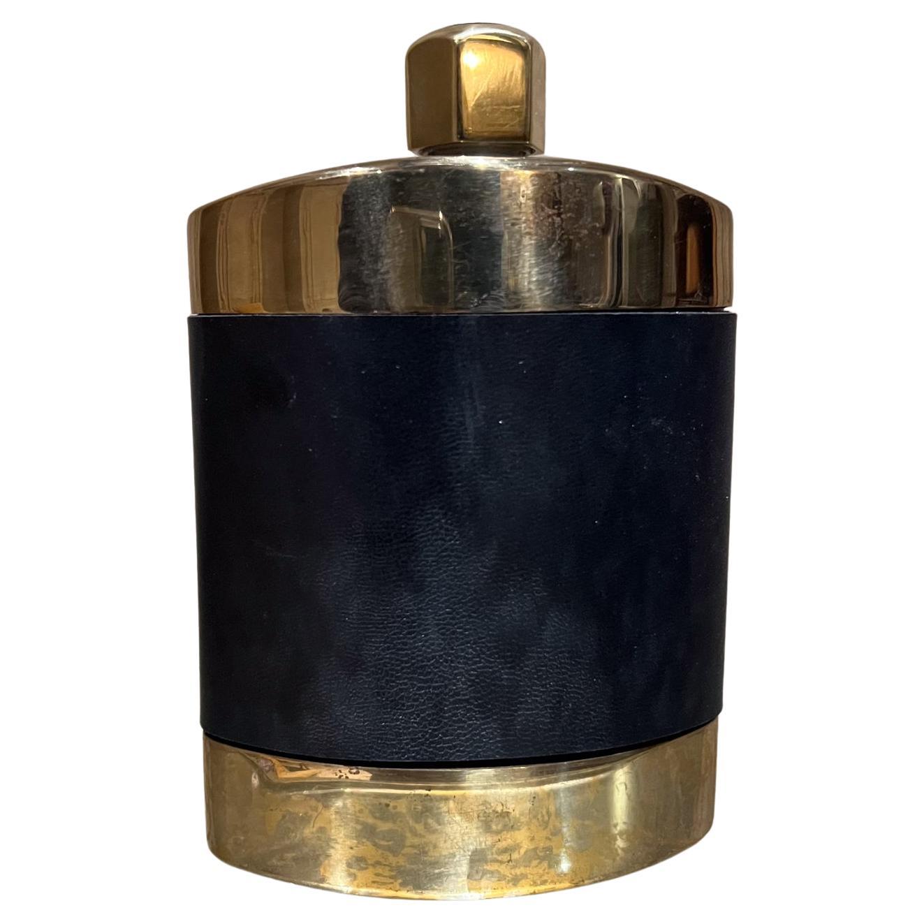 1960 Brass Brass Black Leather Hip Flask Spain en vente