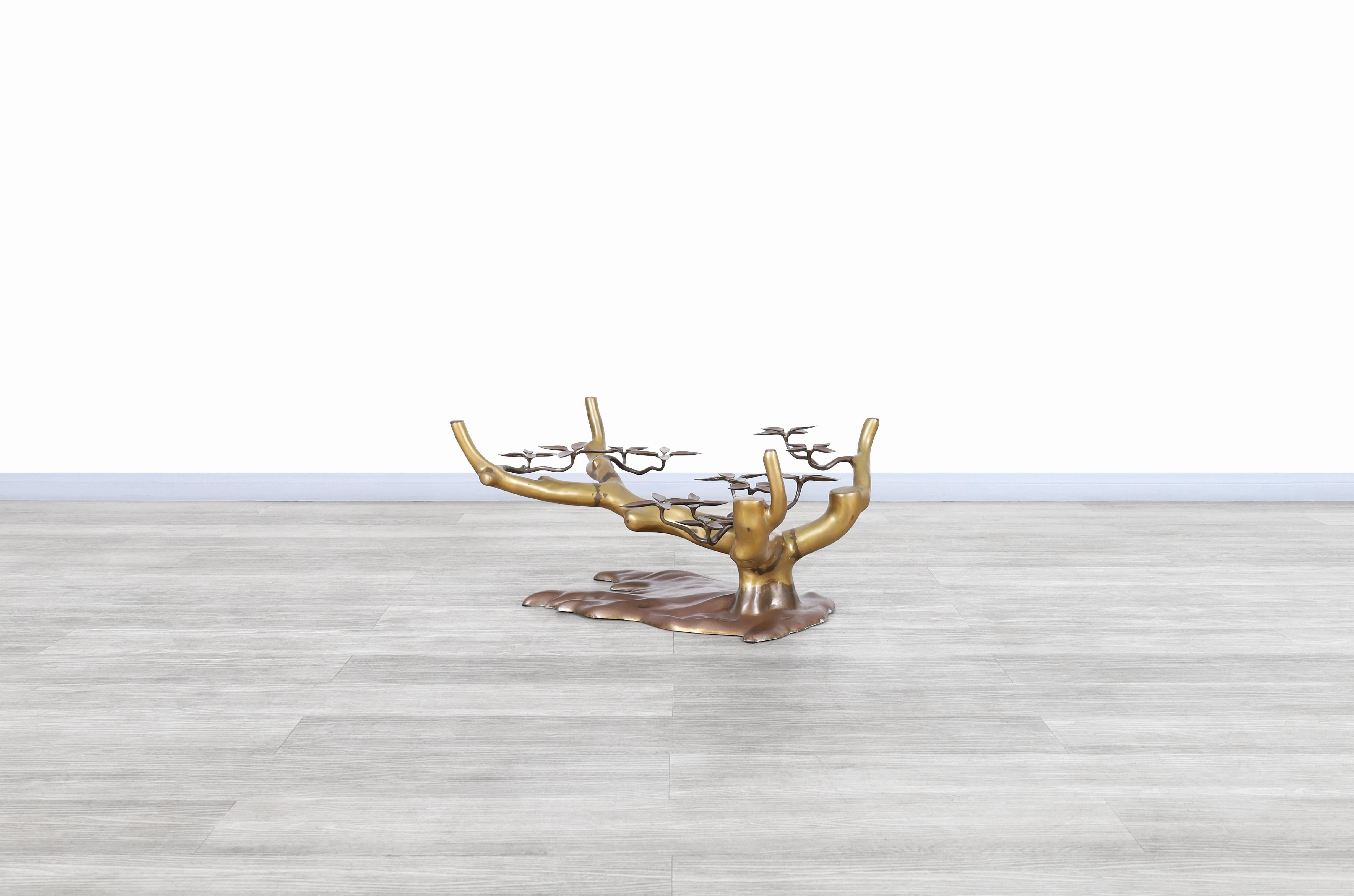 Américain Table basse Bonsai vintage en laiton de Willy Daro en vente