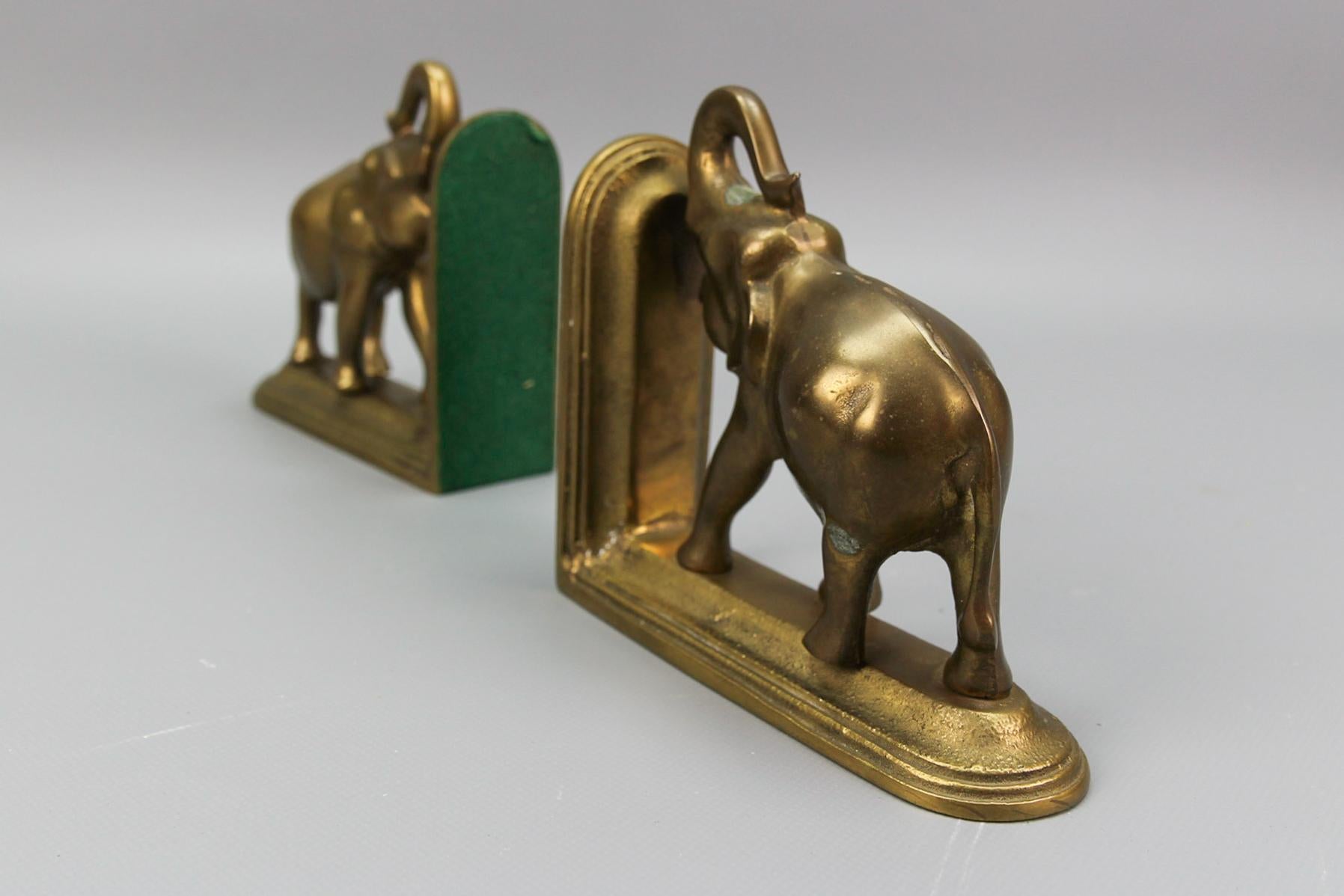 Vintage Brass Bookends Elephants, 1970s In Good Condition For Sale In Barntrup, DE