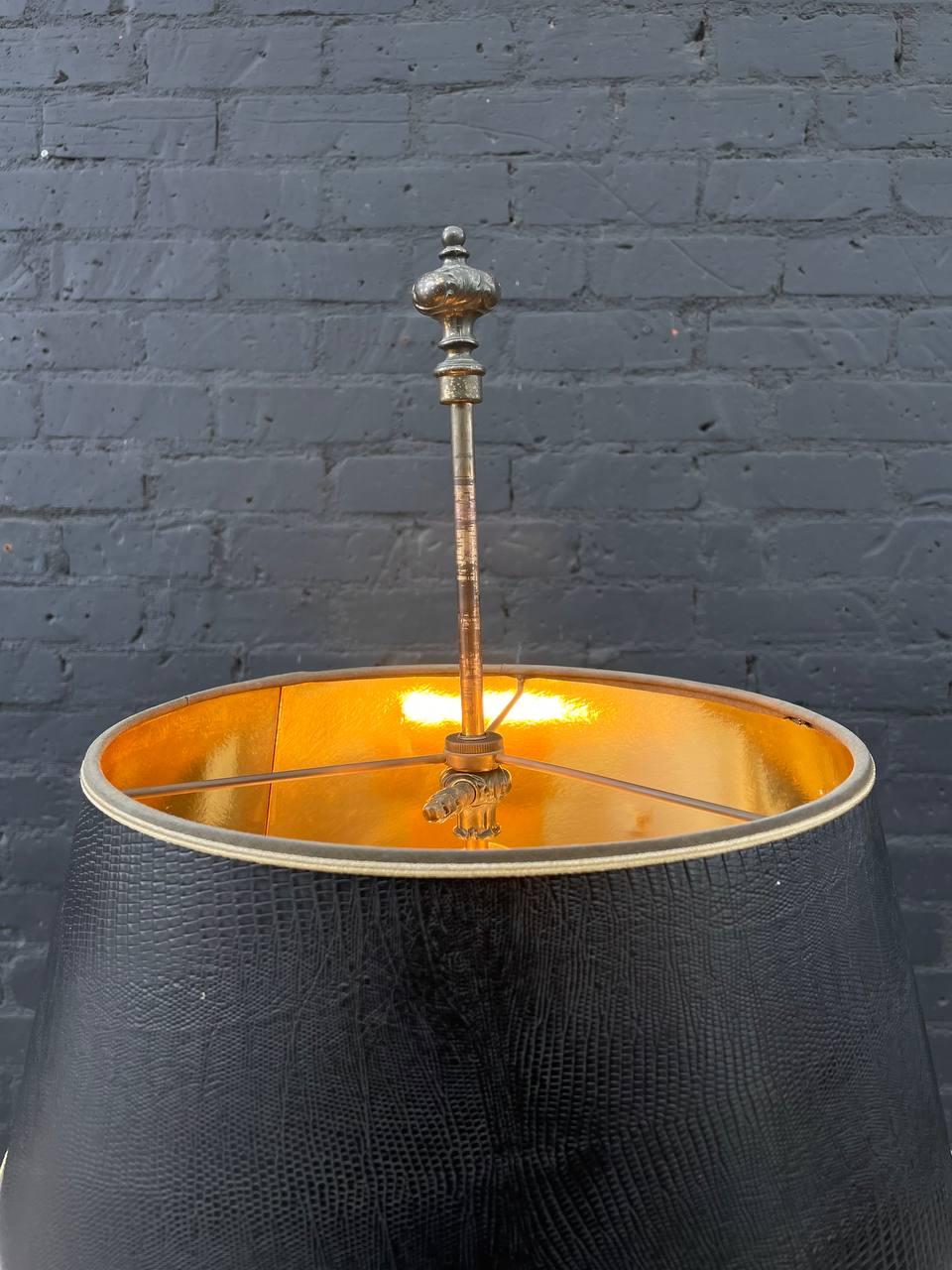 Mid-Century Modern Lampe de table vintage en laiton Bouillotte style chandelier par Stiffel en vente