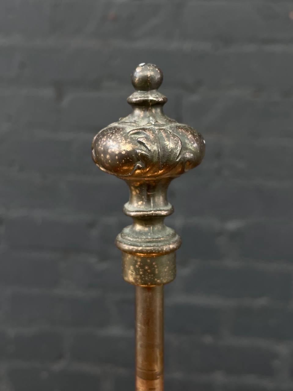 Américain Lampe de table vintage en laiton Bouillotte style chandelier par Stiffel en vente