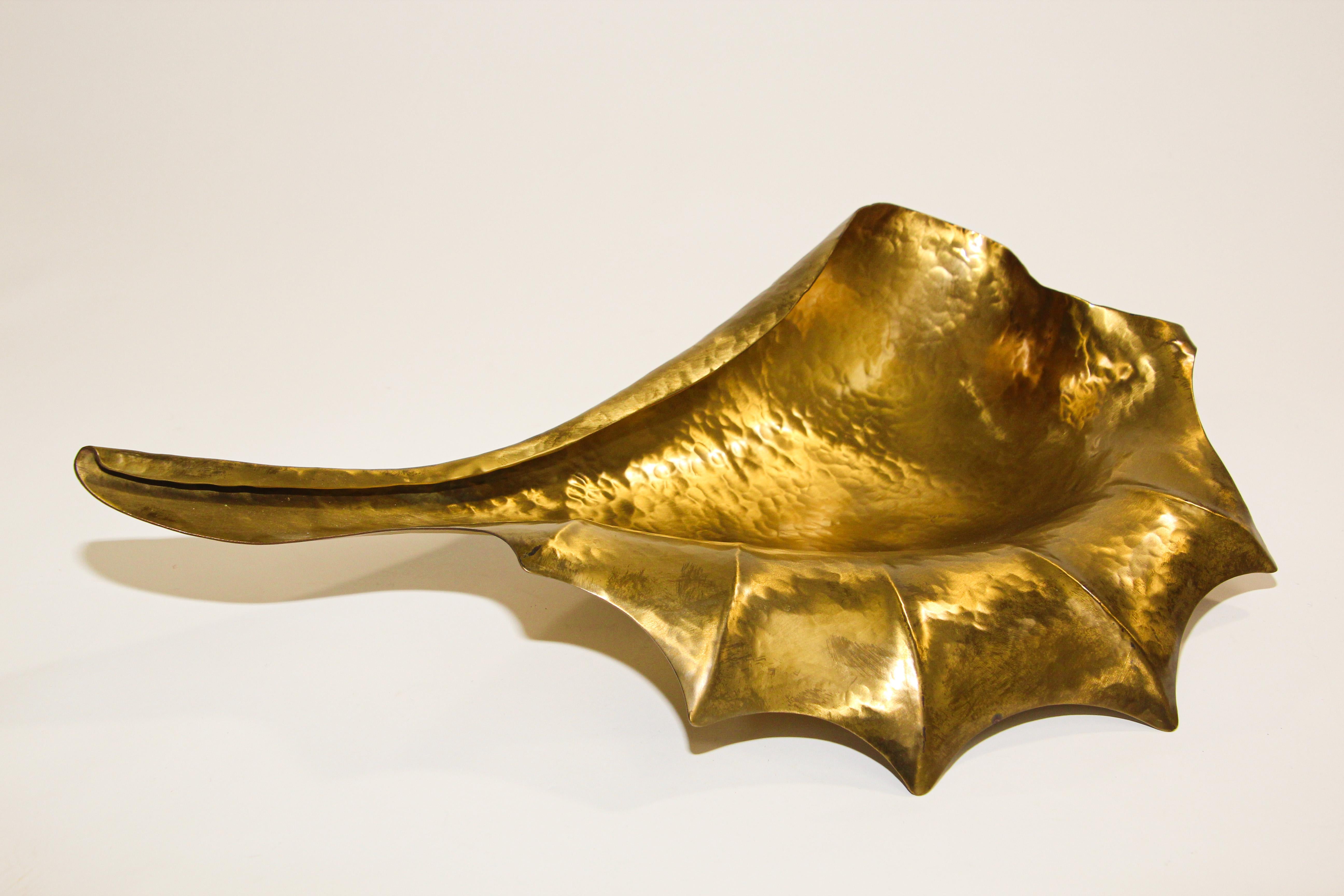 Vintage Brass Bowl in the Shape of a Large Leaf, Italy, circa 1950 In Good Condition For Sale In North Hollywood, CA