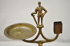 Vintage Messing Bronze mittelalterliche Ritter Figural Rauchen Stand Aschenbecher Spirale Säule