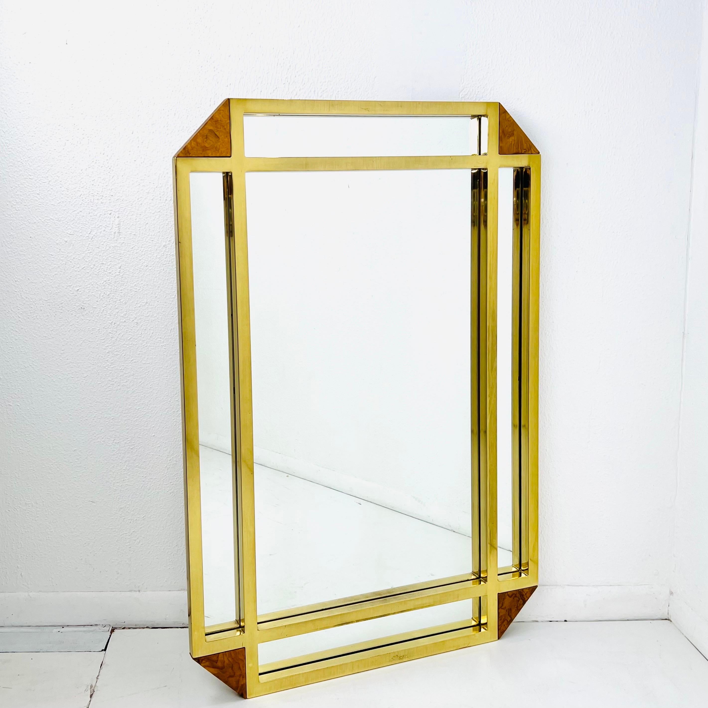 Architectural Brass & Burlwood Architektur-Spiegel (Postmoderne) im Angebot