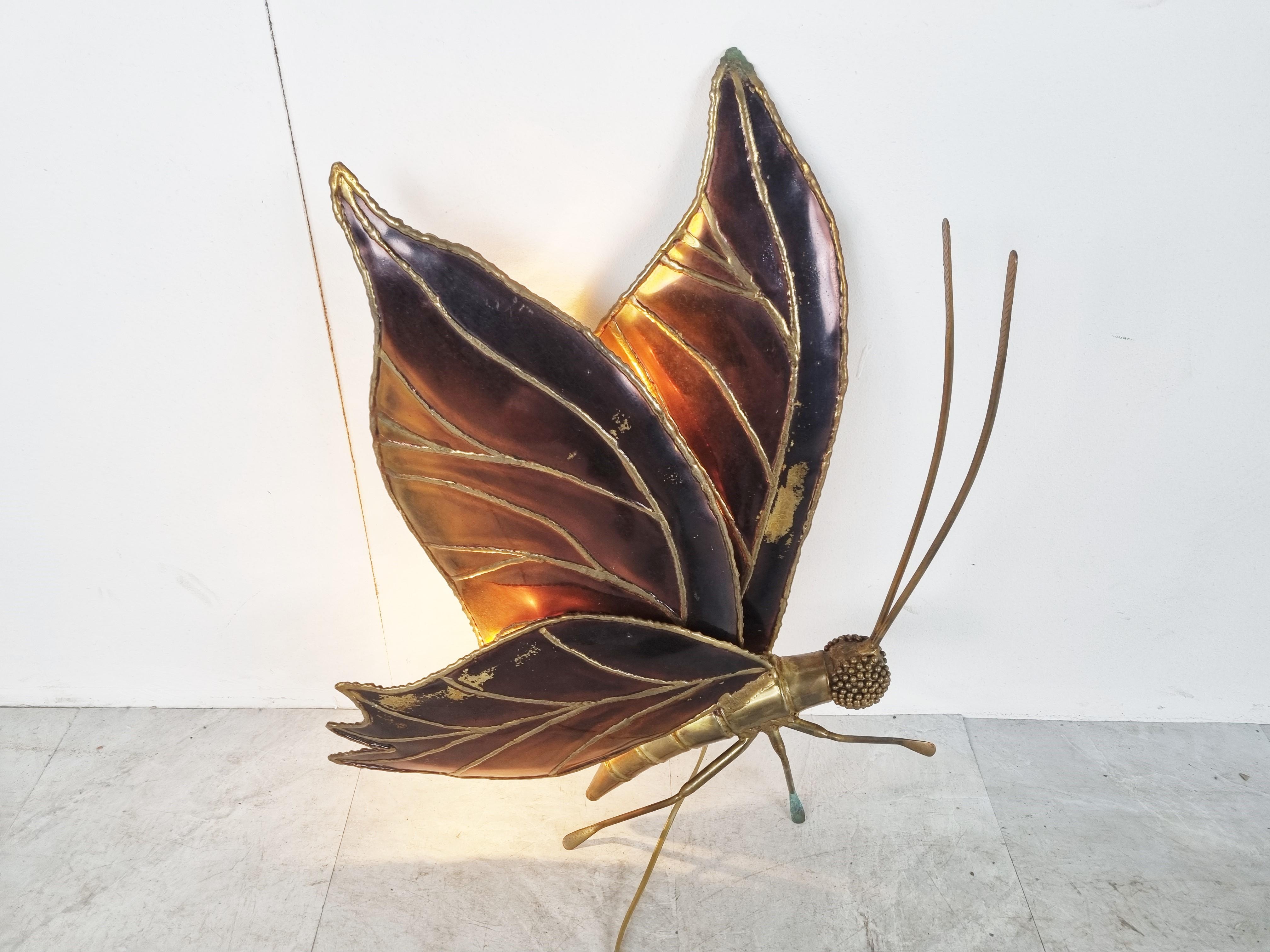 French Vintage brass butterfly wall lamp by Herni Fernandez, 1970s For Sale