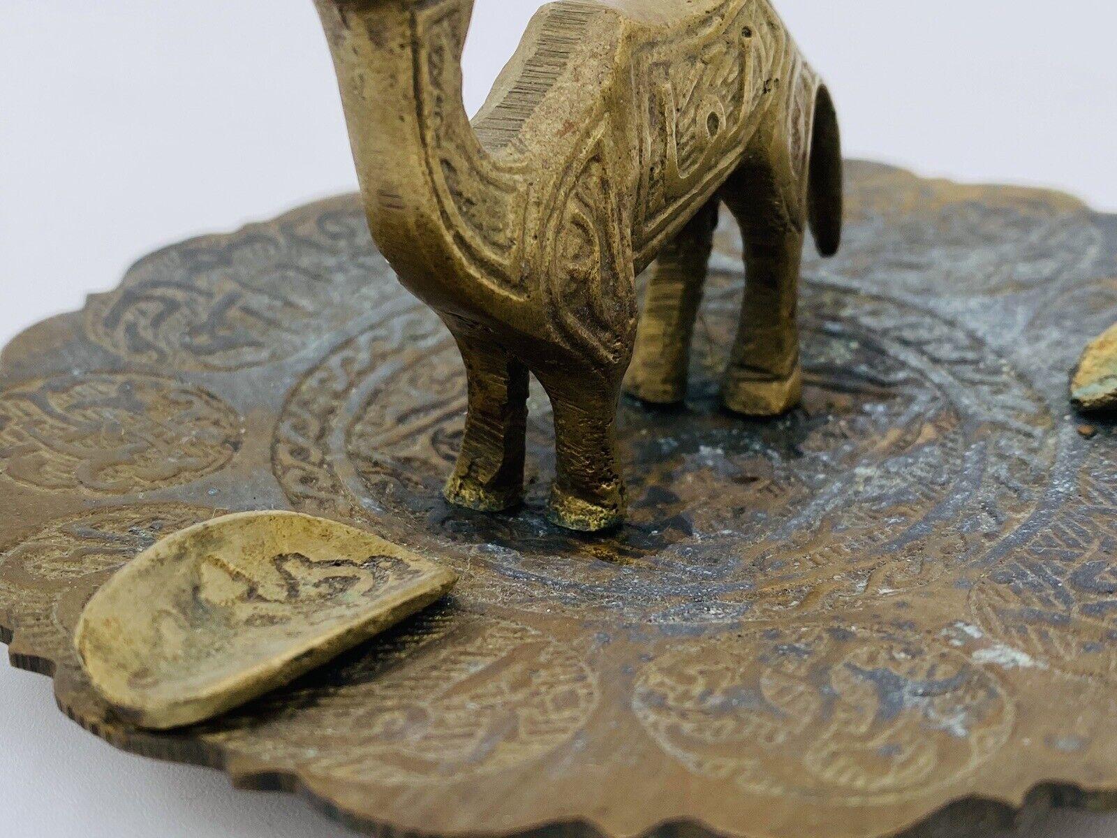 Cendrier arabe vintage en laiton pour cigarettes Camel en vente 4