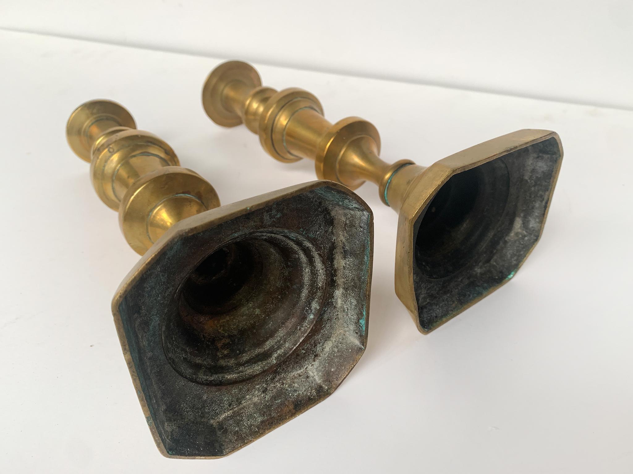 Portacandele in ottone d'epoca - Una coppia in vendita 5