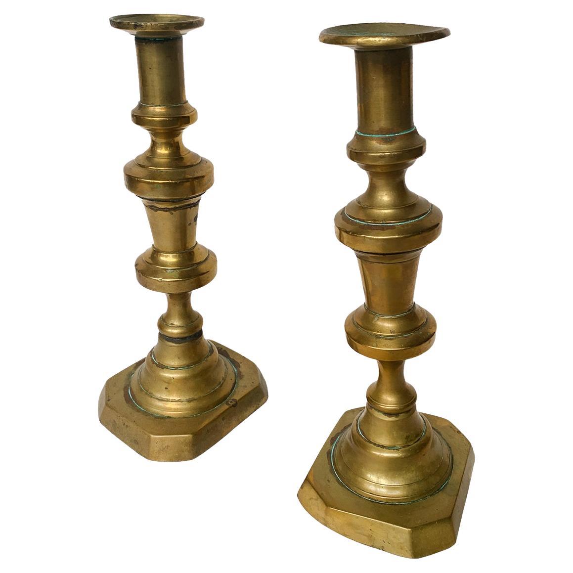 Portacandele in ottone d'epoca - Una coppia in vendita