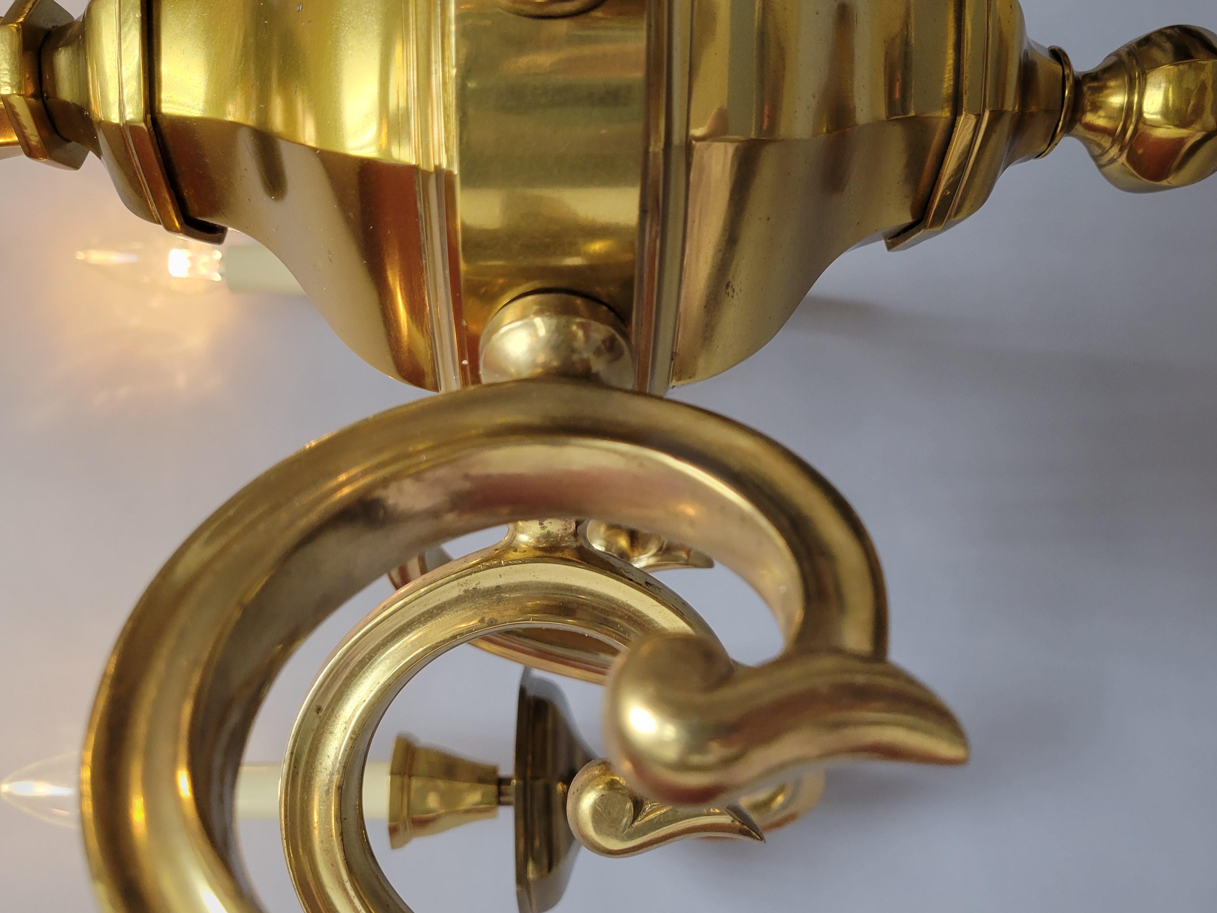 Lustre vintage en laiton à 8 lumières élégant stylehapman en vente 4