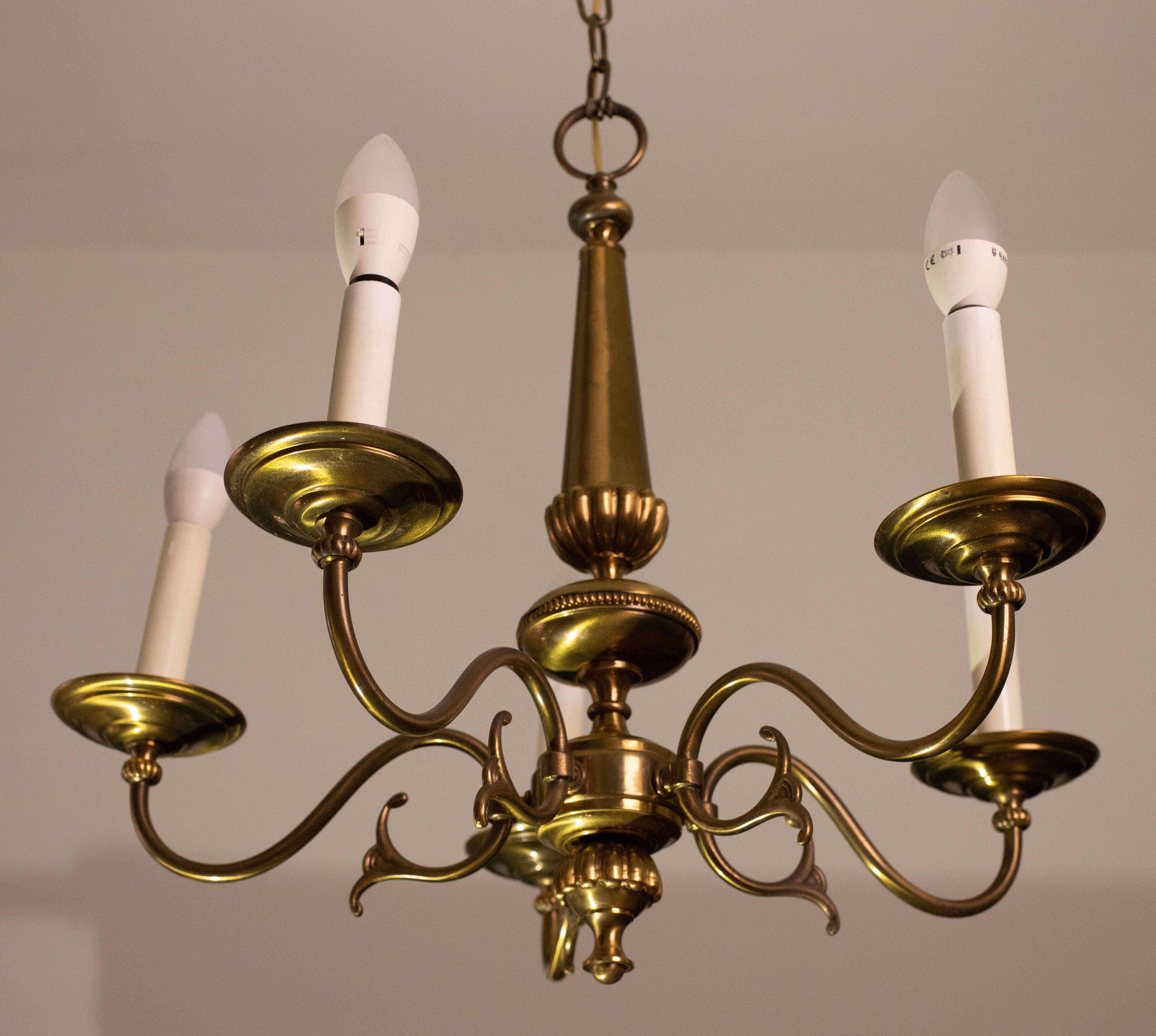 Vintage brass chandelier signed Sciolari, model 526, 1950s In Good Condition For Sale In Roma, IT