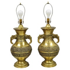 Lampade da tavolo orientali cinesi Jardinière a manico di elefante in ottone vintage - una coppia.
