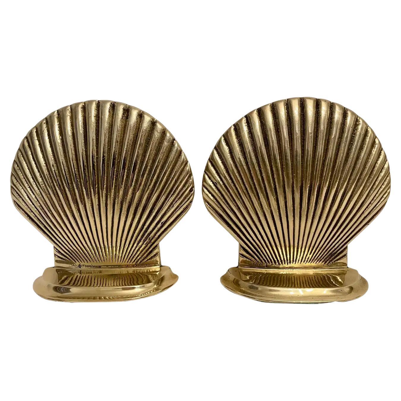 Vintage Hollywood Regency brass clam shell seashell bookends. Larger size, 5