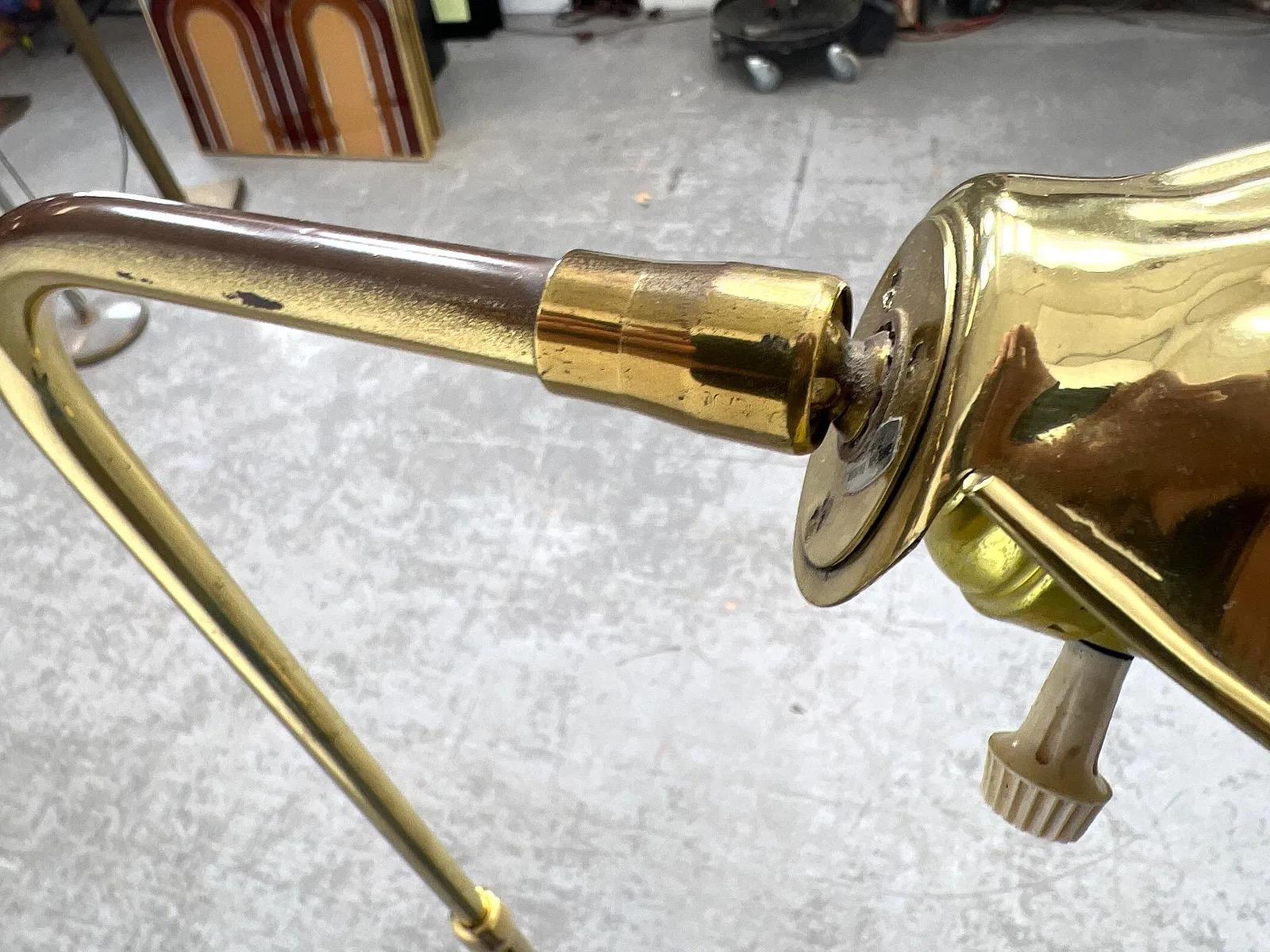 Vintage Brass Clam Shaped Floor Reading Lamp finales del siglo XX en venta