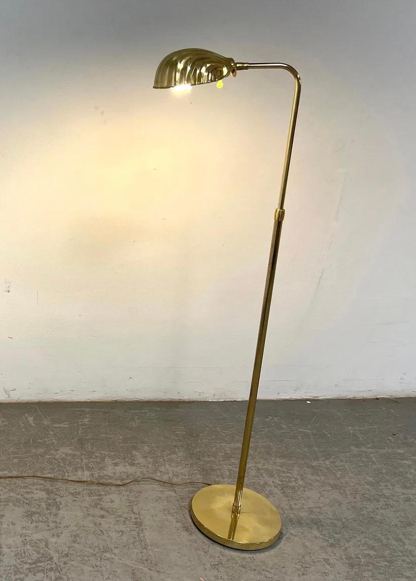 Vintage Brass Clam Shaped Floor Reading Lamp en venta 1
