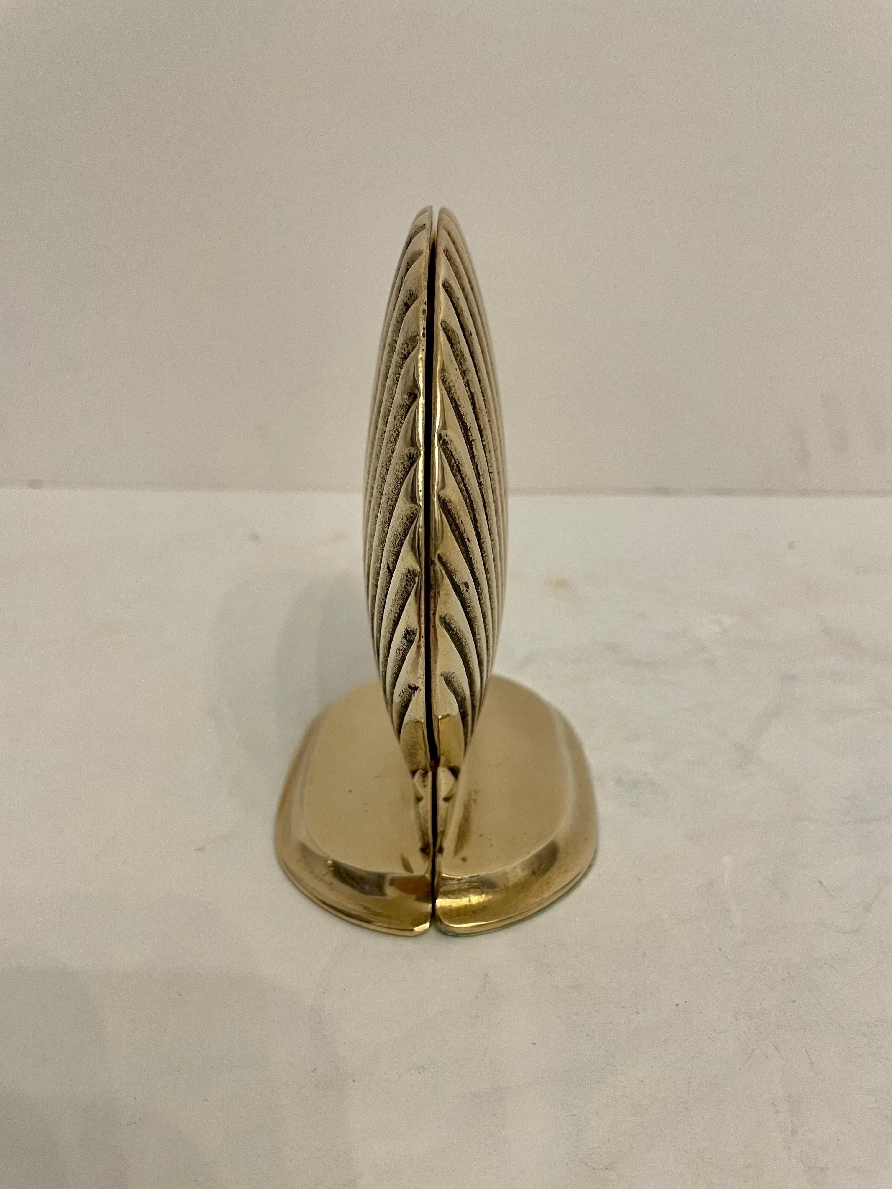 Cast Vintage Brass Clam Shell Seashell Bookends For Sale