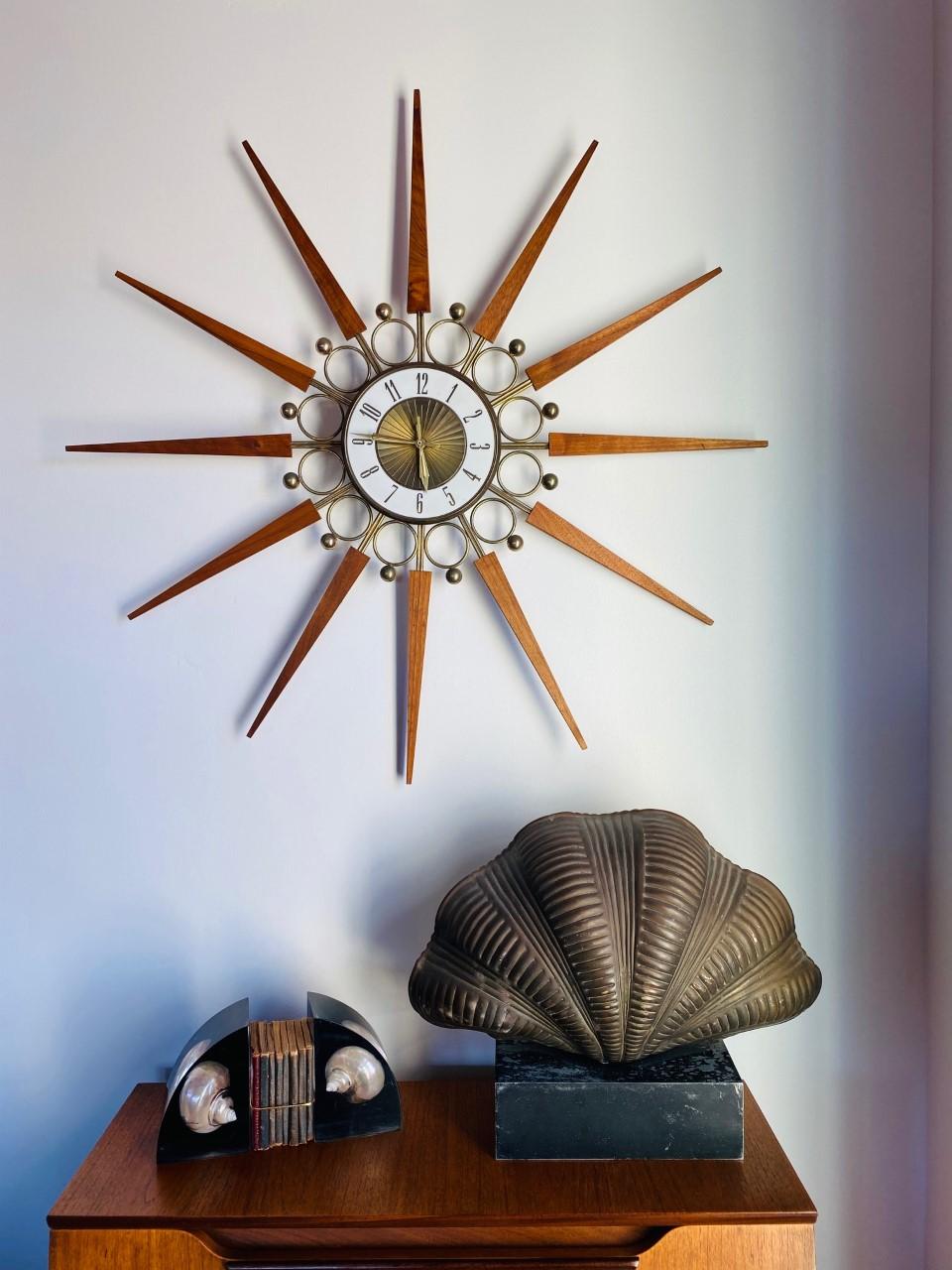 Metal Vintage Brass Clam Shell Table Lamp by Chapman For Sale