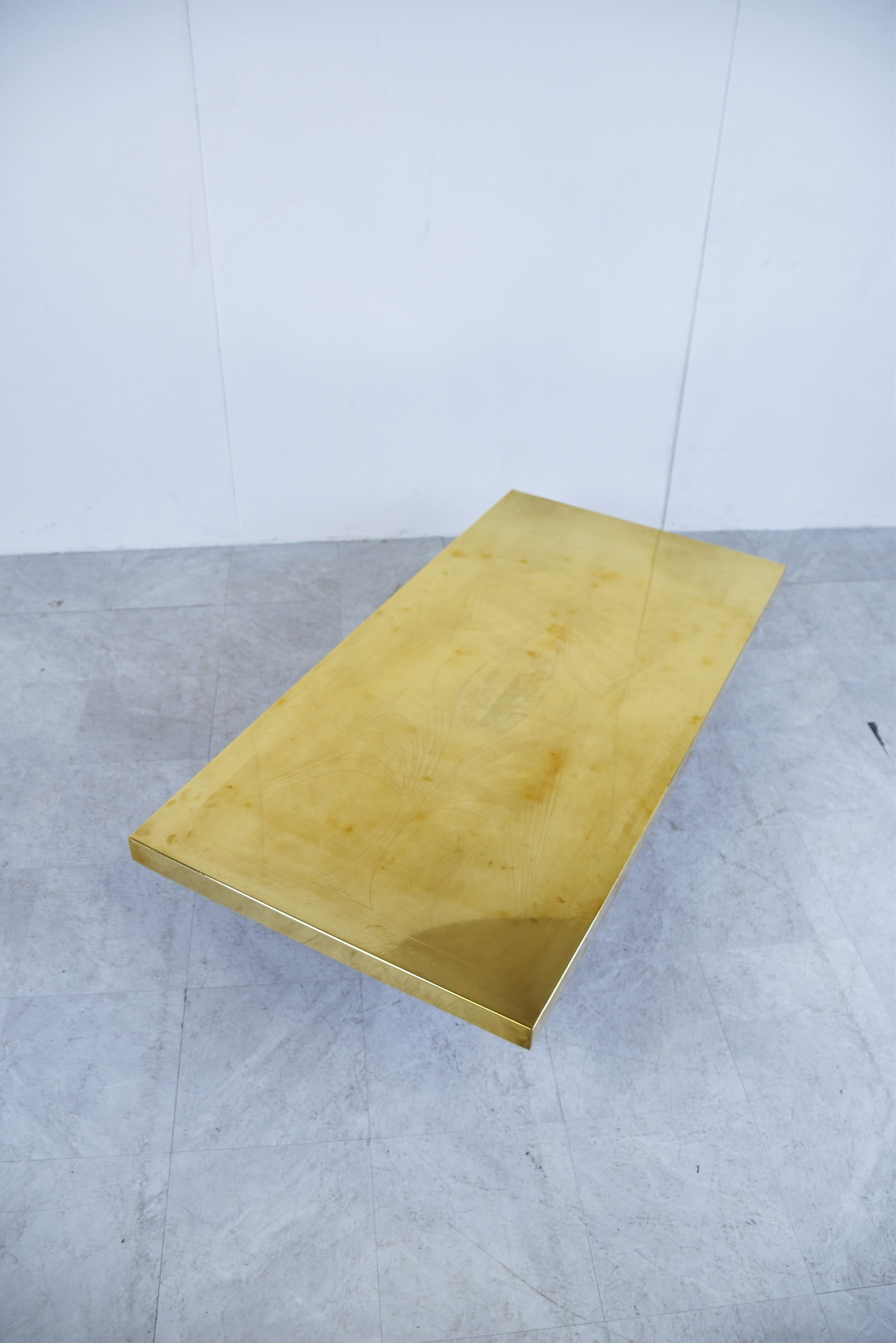 Mesa de centro vintage de latón de Roland Lefevre, años 70 Grabado