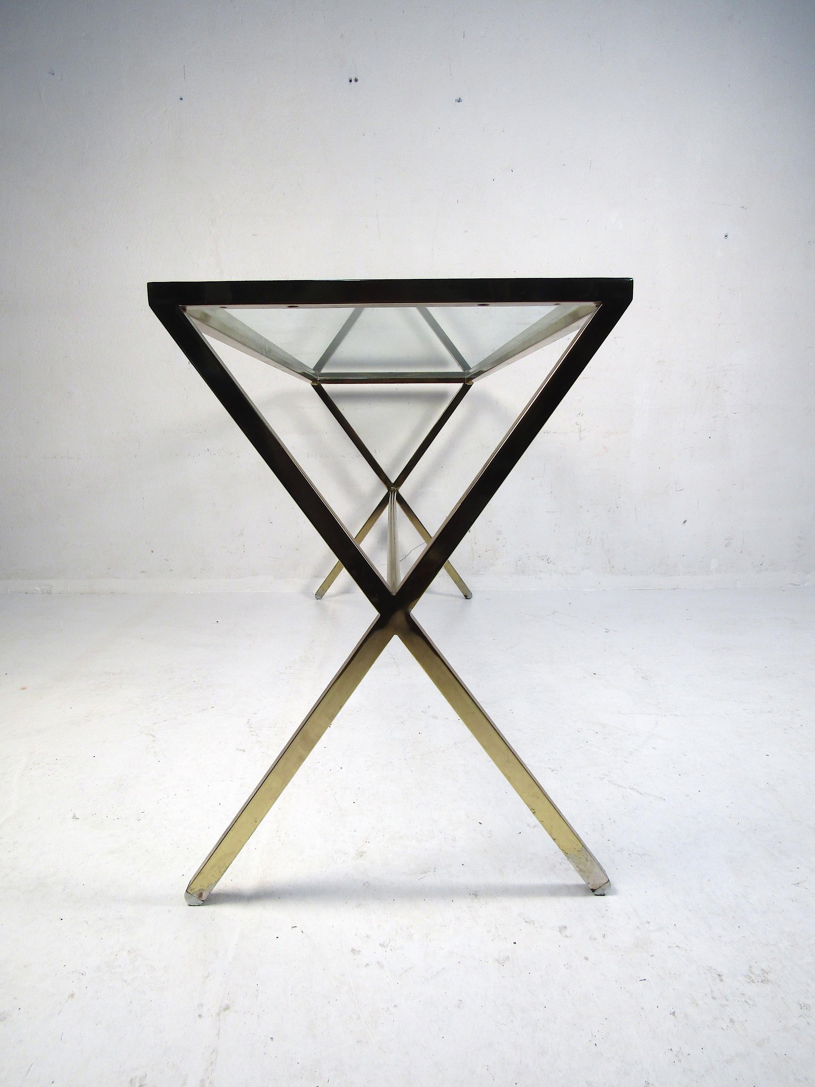 Vintage Brass Console Table with Glass Tabletop In Good Condition For Sale In Brooklyn, NY