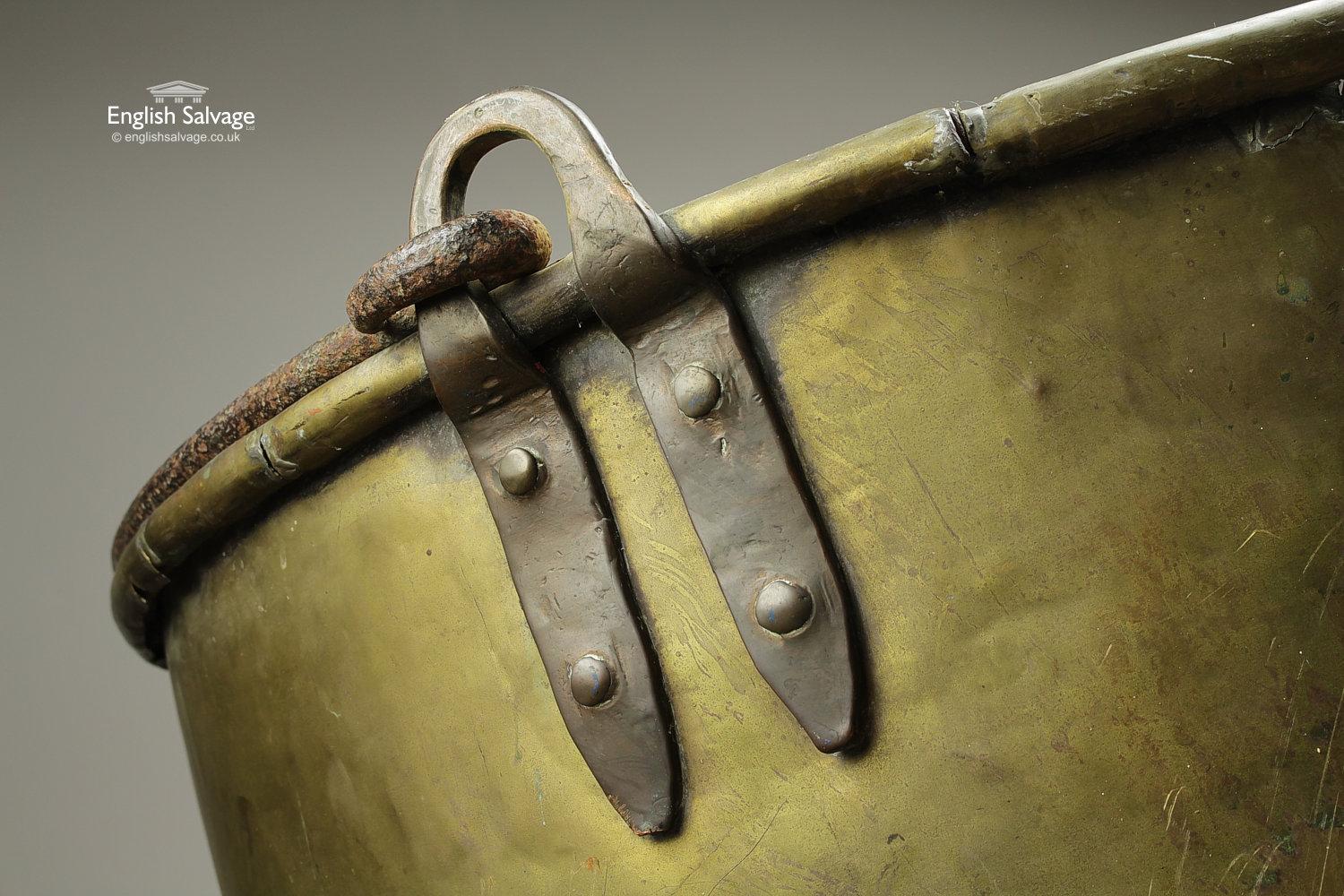 Vintage Brass Cooking Pot with Steel Handle, 20th Century In Good Condition For Sale In London, GB
