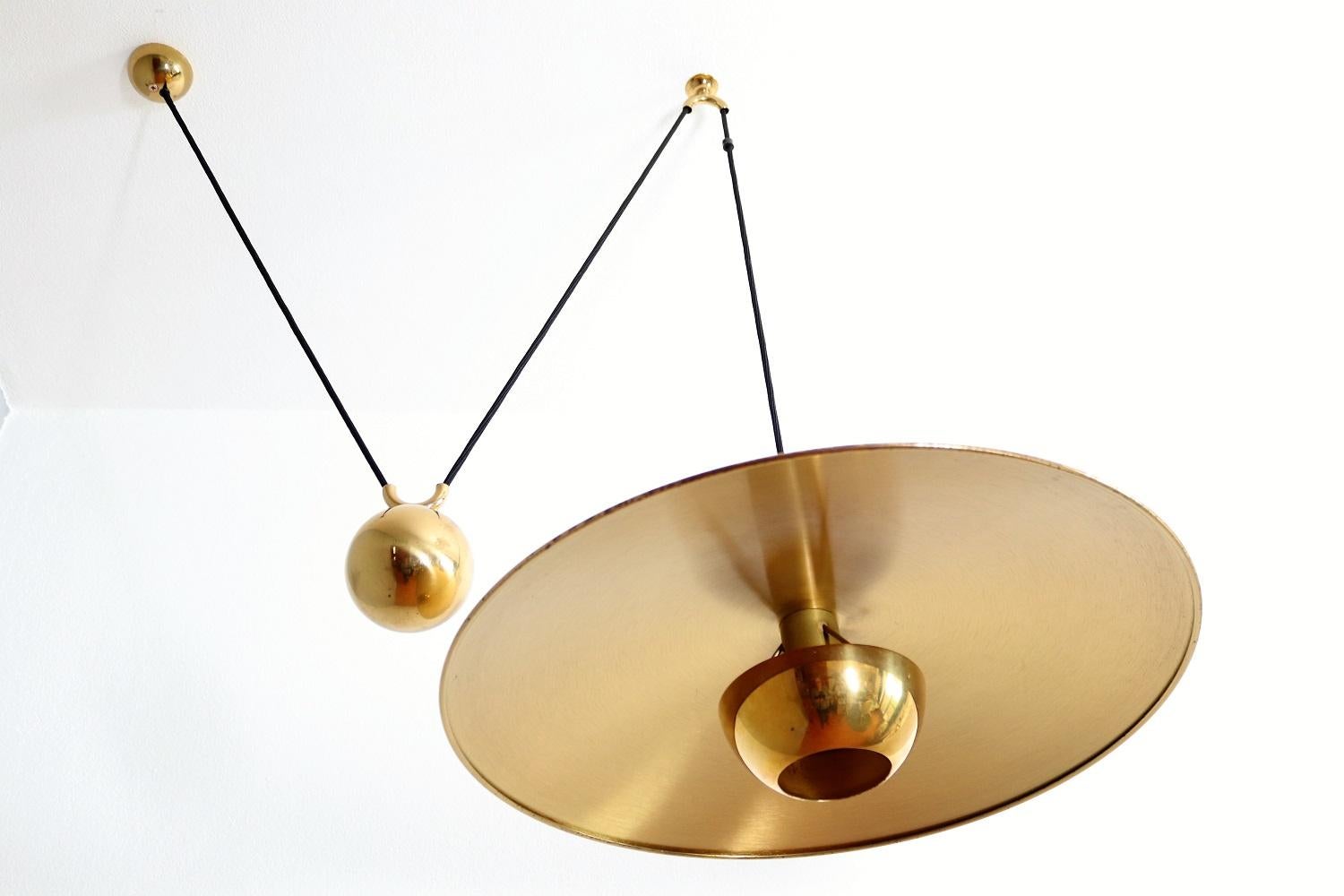 Late 20th Century Vintage Brass Counterweight Pendant Light Onus 55 by Florian Schulz, 1970s