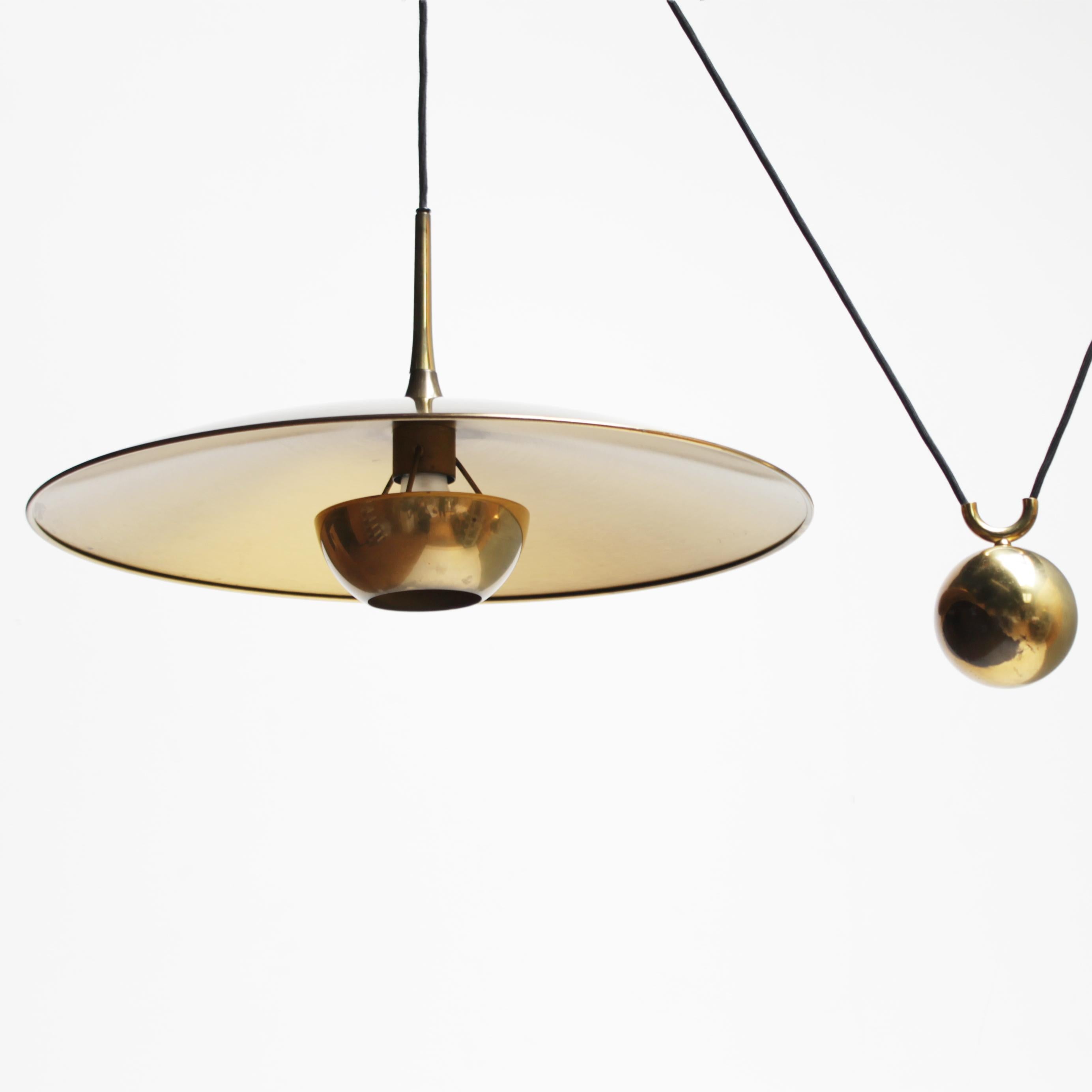 Mid-Century Modern Vintage Brass Counterweight Pendant 'Onos 55' by Florian Schulz, Germany