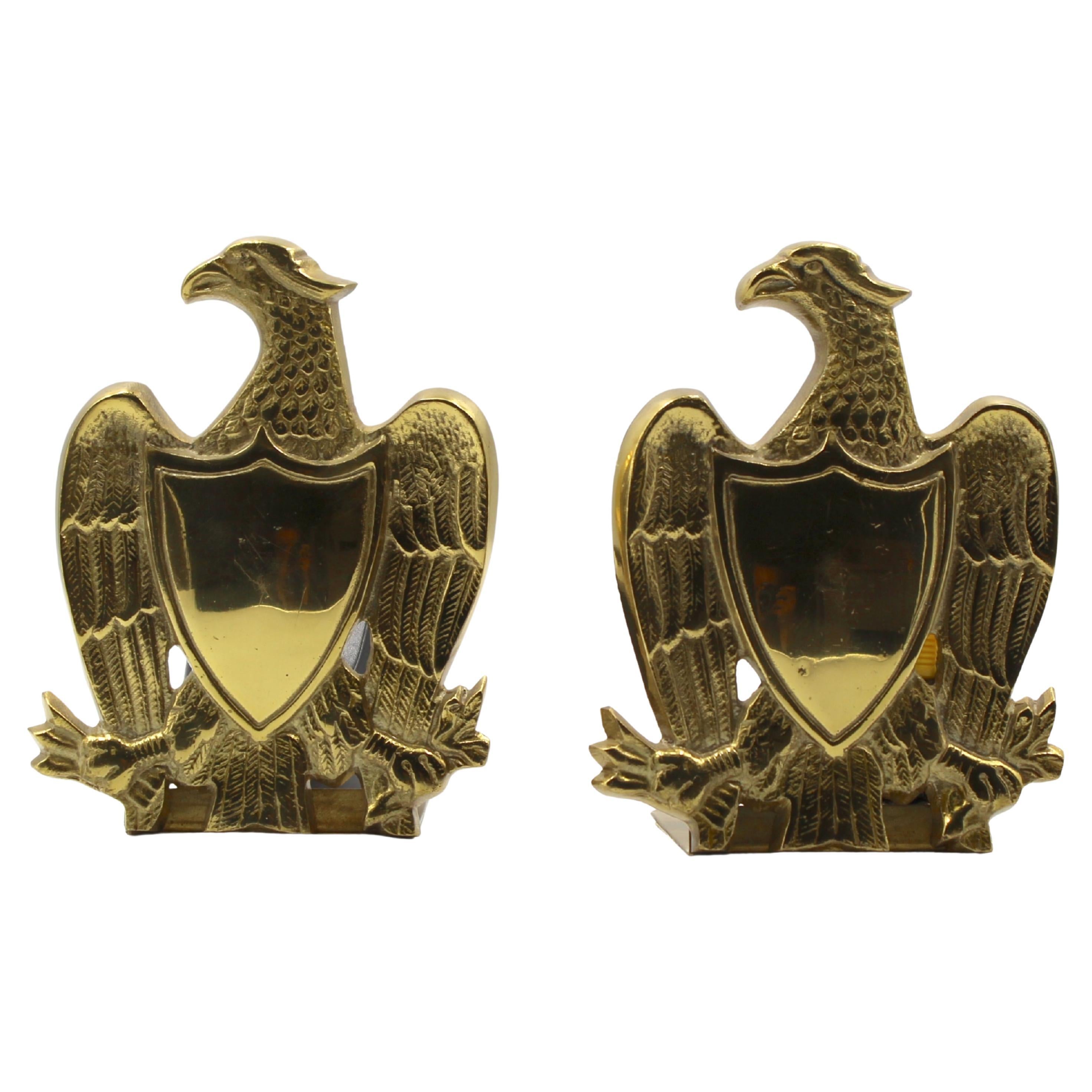 Sujetalibros vintage de latón con águila y escudo
