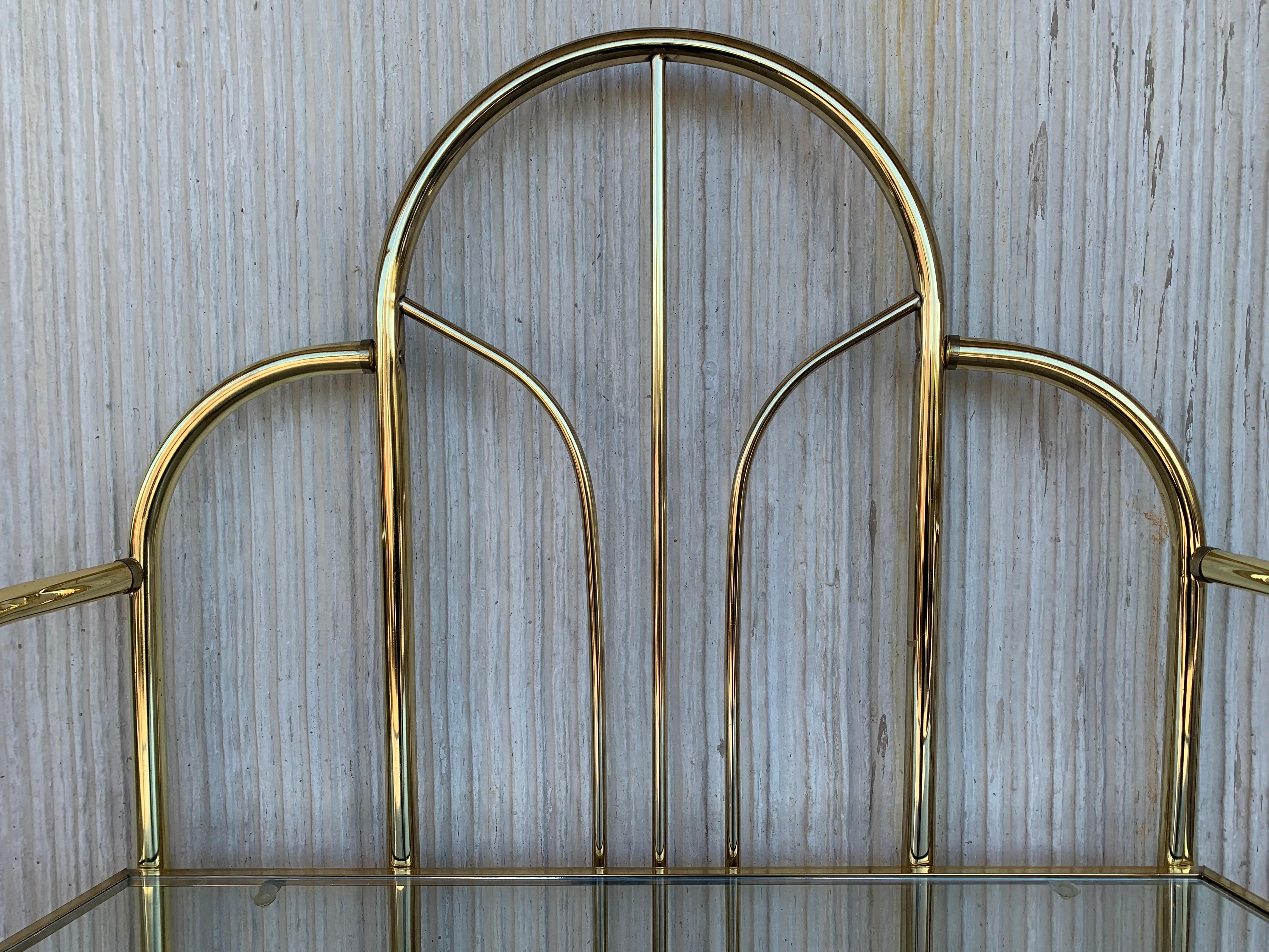 Vintage Brass Étagère Arched Glass Display Shelf with Four Shelves In Good Condition In Miami, FL