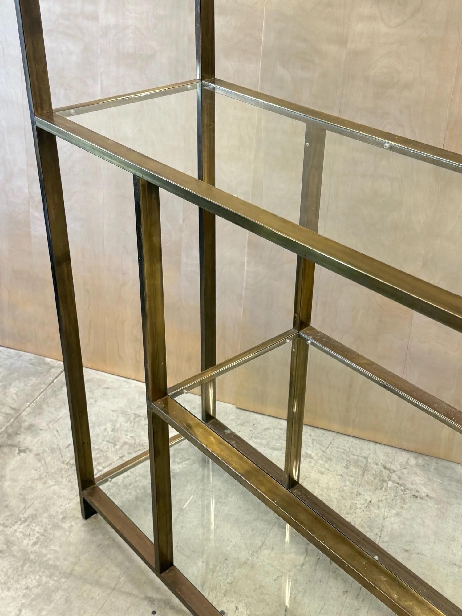 Etagère vintage en laiton dans le style de Milo Baughman en vente 4
