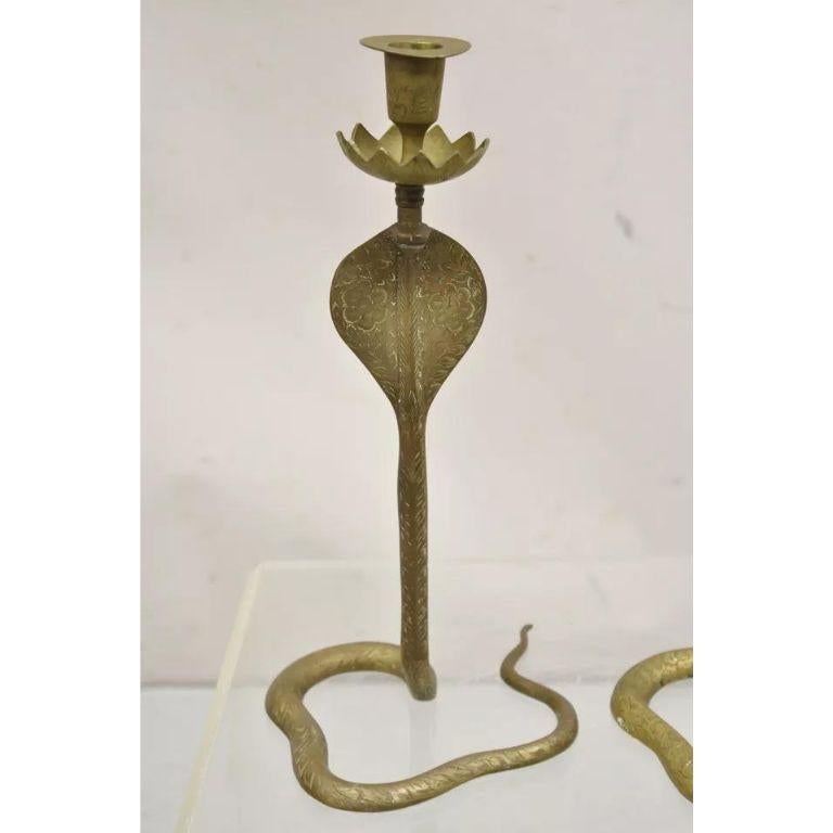 Vintage Messing Figural Hollywood Regency Coiled Cobra Snake Kerzenständer - ein Paar im Angebot 2