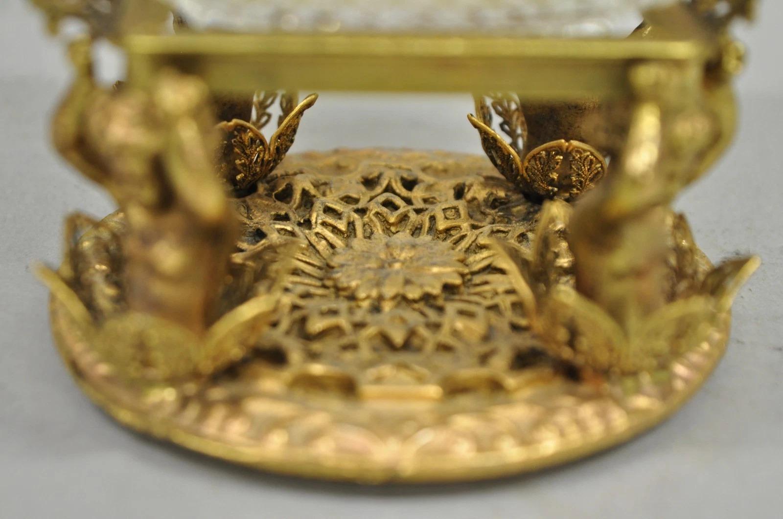 Cesta de novia vintage de latón filigrana con querubines y 4 platos de cristal con volantes en venta 2