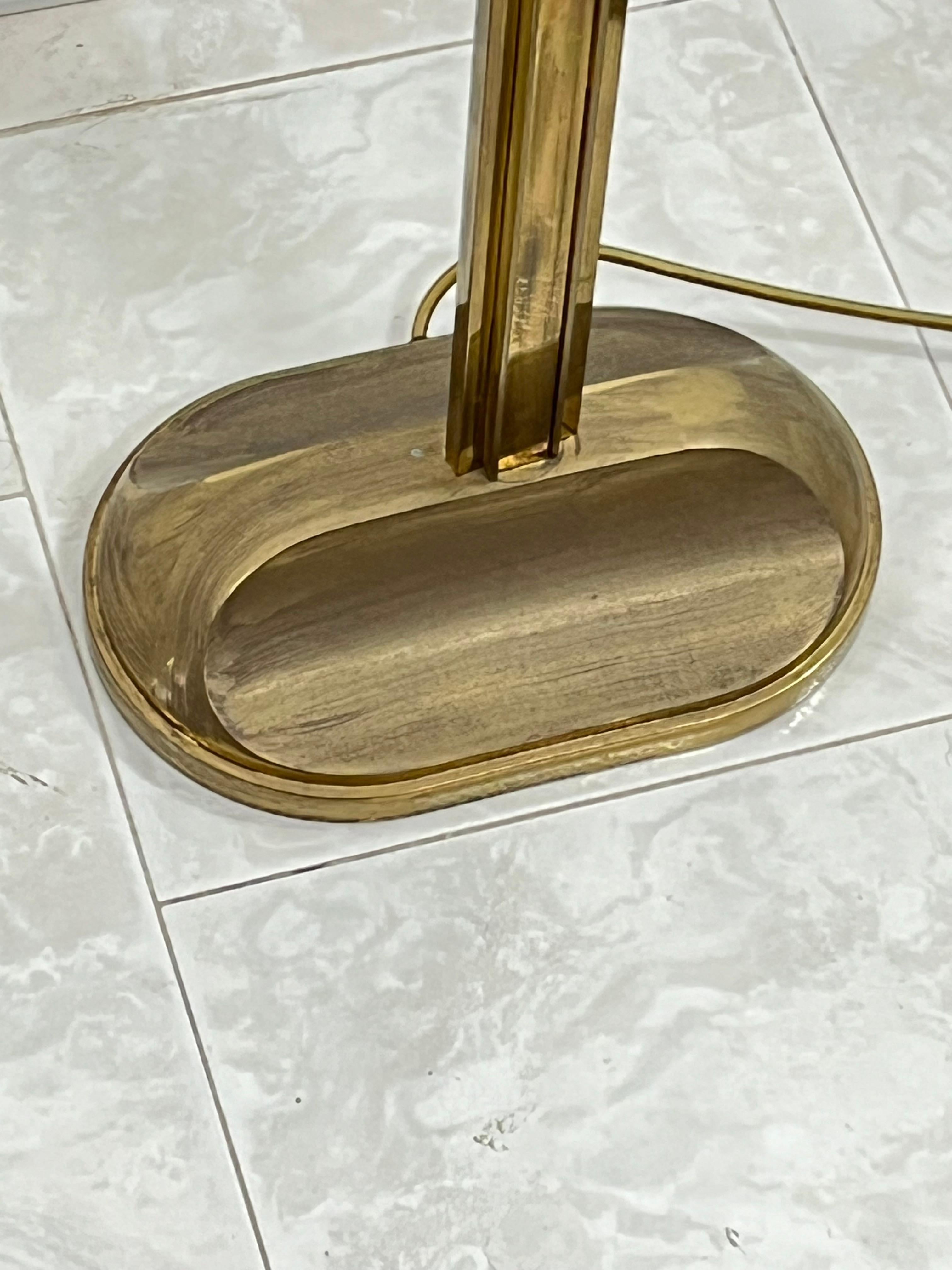 Vintage-Stehlampe aus Messing, italienisches Design, 1980er Jahre im Zustand „Gut“ im Angebot in Palermo, IT