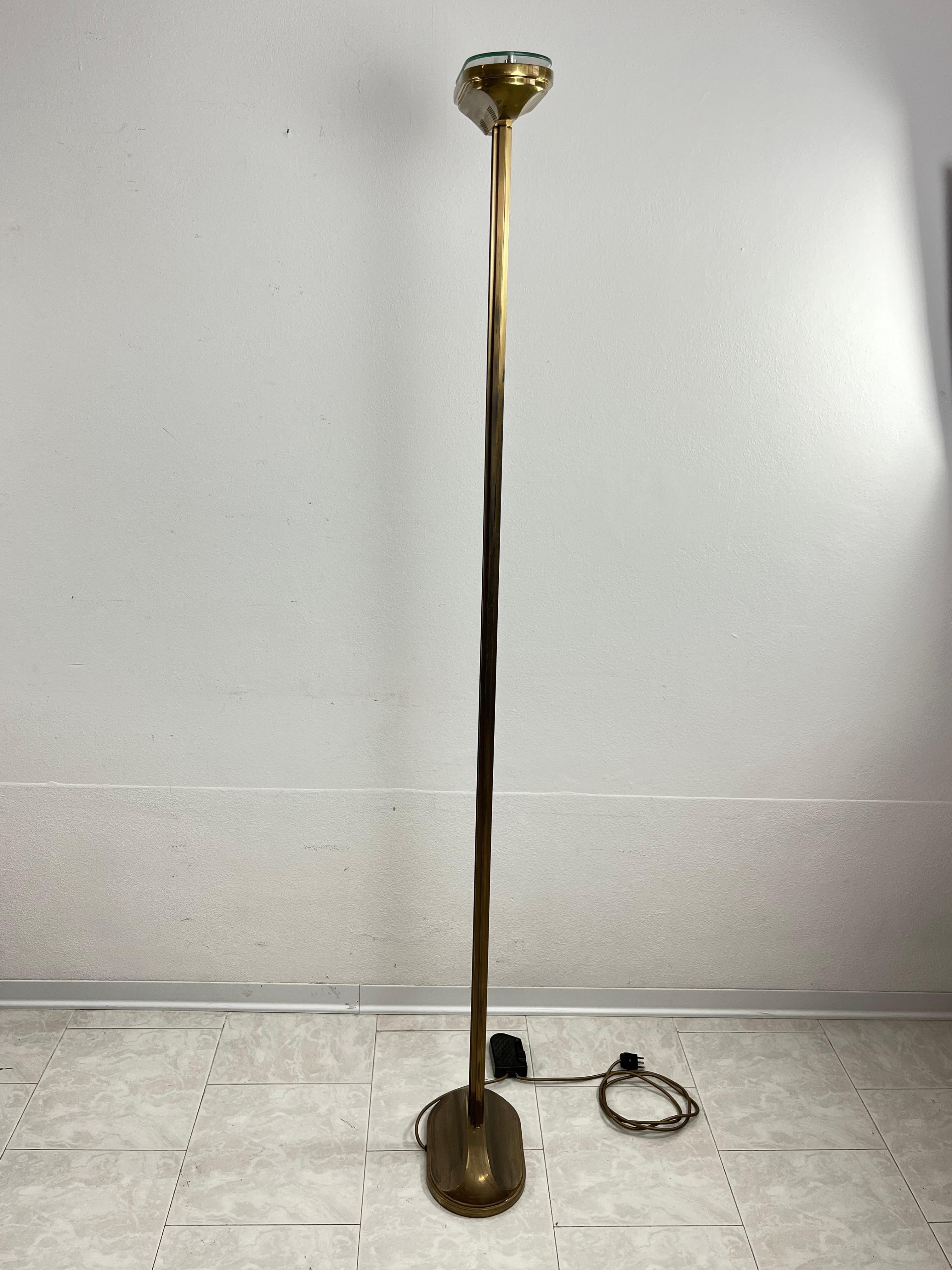 Vintage-Stehlampe aus Messing, italienisches Design, 1980er Jahre (Ende des 20. Jahrhunderts) im Angebot