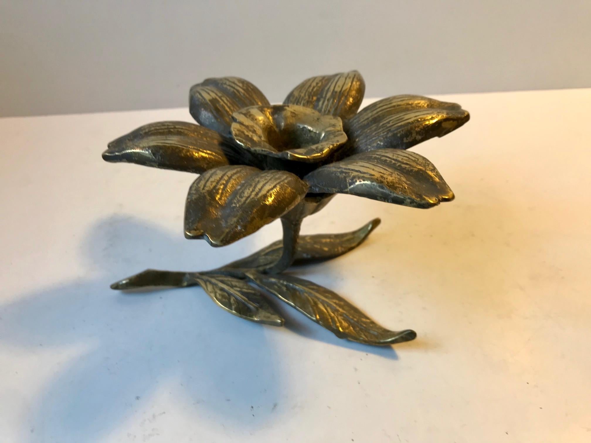 Vintage Brass Flower and Leaf Candlestick, Chamberstick, Germany, 1930s In Good Condition In Esbjerg, DK