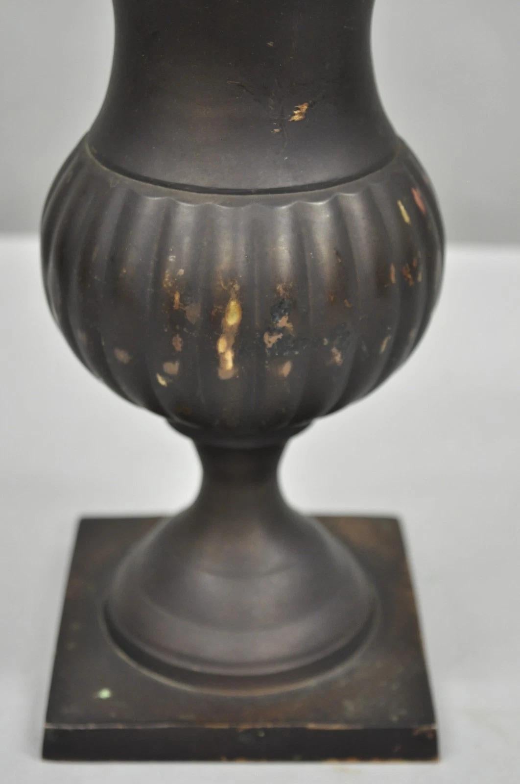 Vintage Brass French Classical Style Small Table Top Urn Form Flower Vase In Good Condition For Sale In Philadelphia, PA