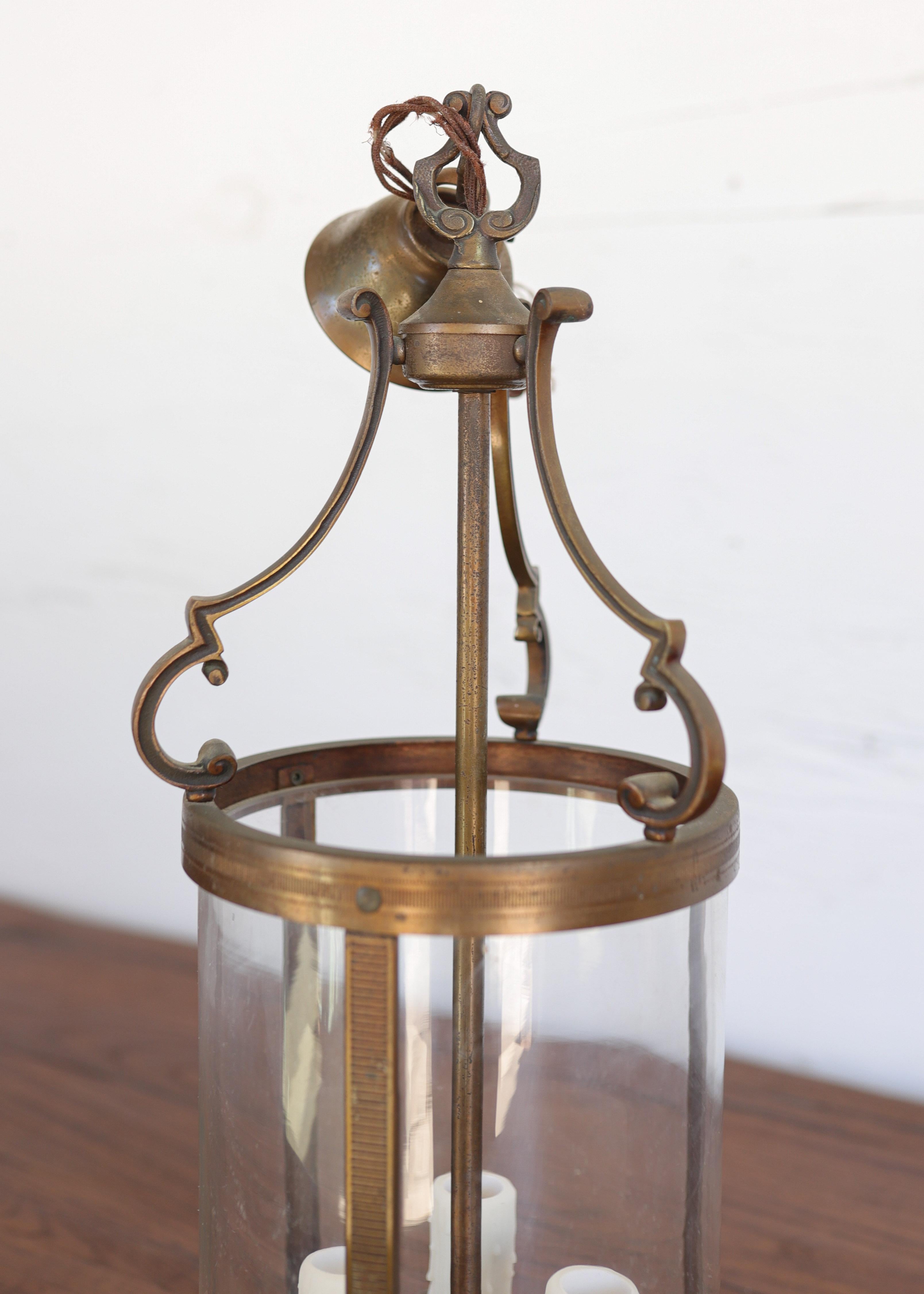 Vintage Messing Französisch Laterne, neu verkabelt im Zustand „Gut“ im Angebot in Atlanta, GA