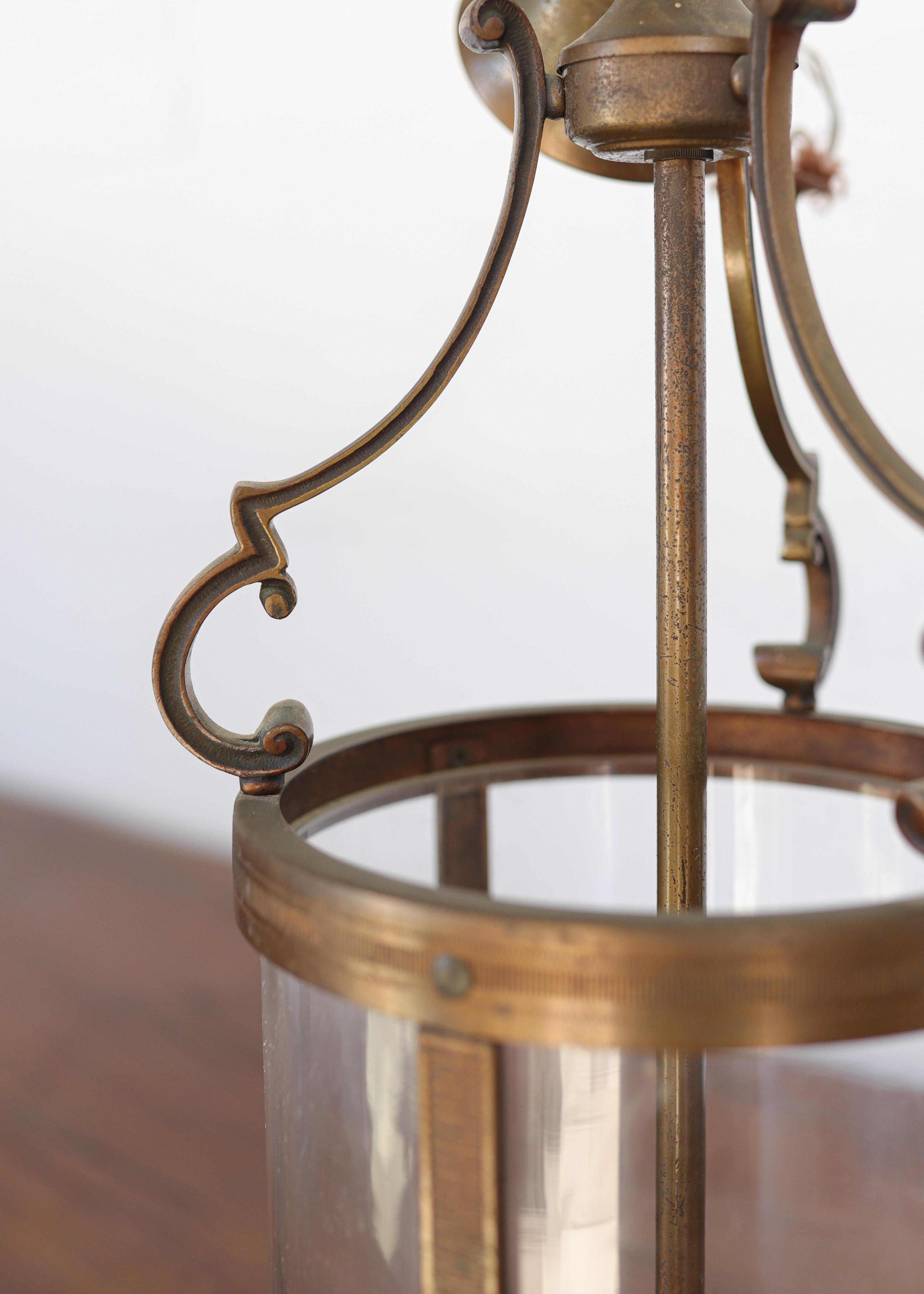 Vintage Messing Französisch Laterne, neu verkabelt im Angebot 1