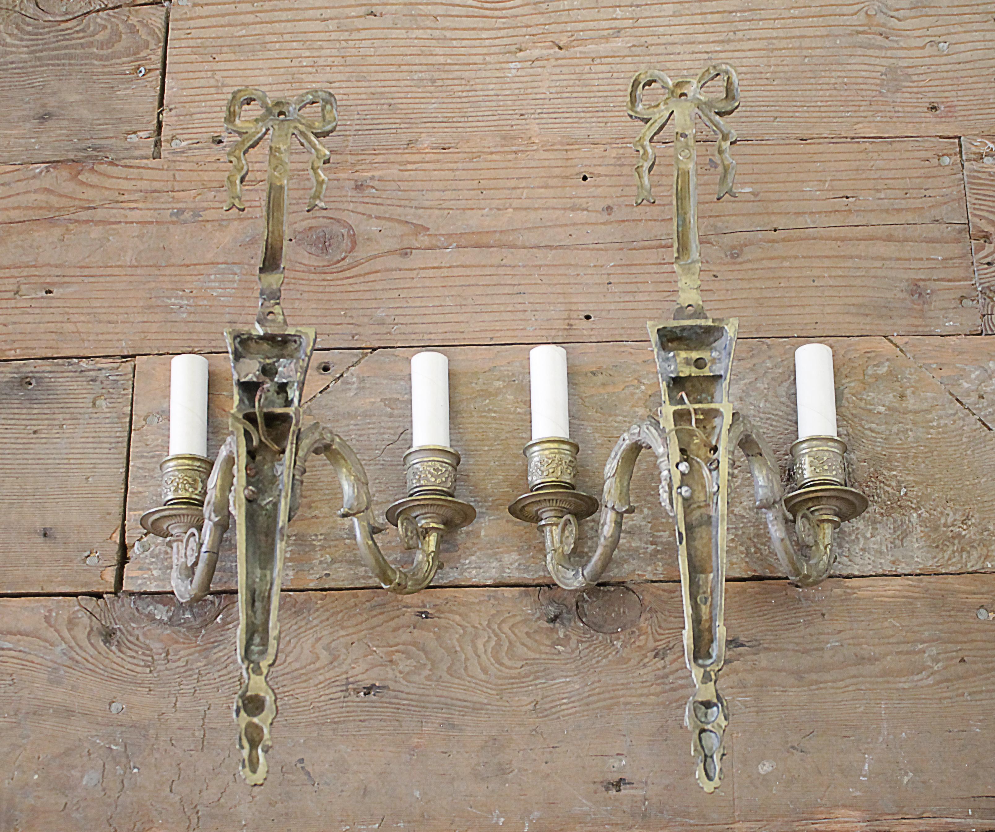 Vintage Brass French Style Ribbon Sconces with 2 Lights 3