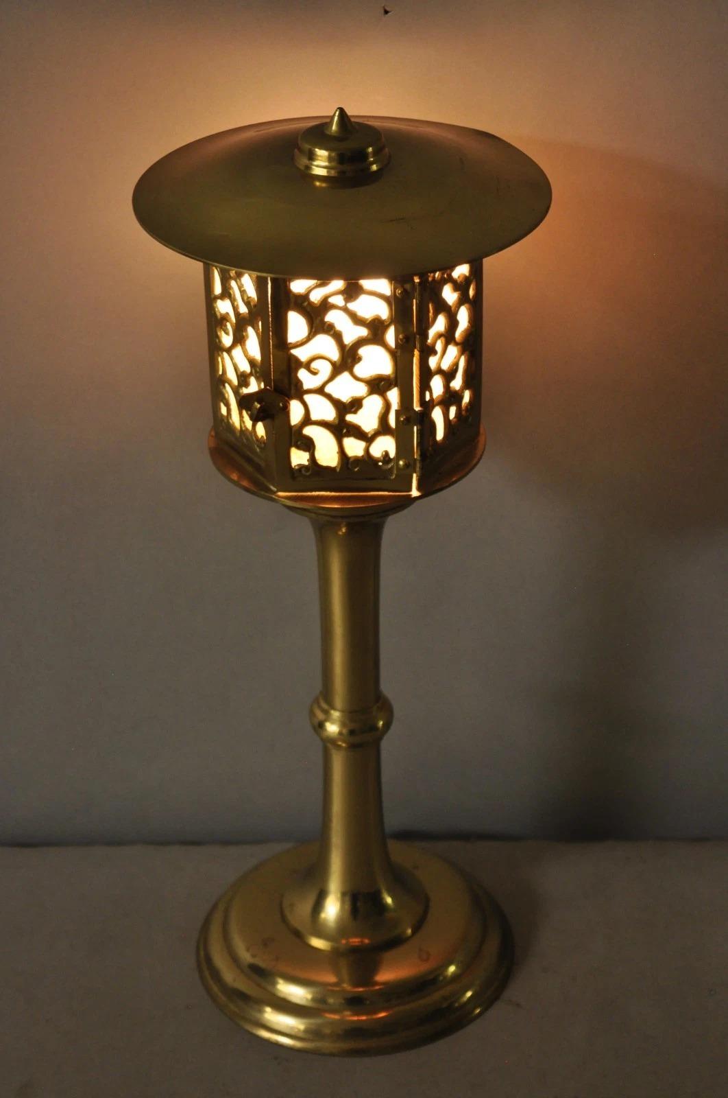 Vintage Brass Fretwork Japanese Lantern Small Chinoiserie Oriental Table Lamp For Sale 7