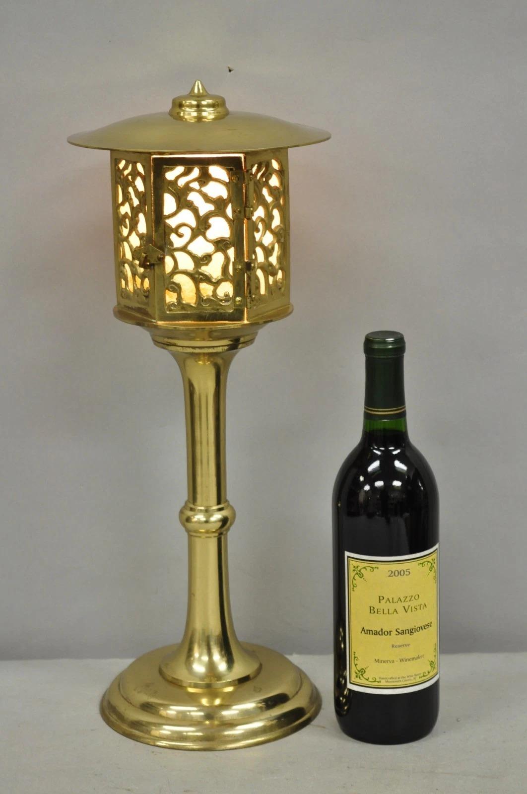 Vintage Brass Fretwork Japanese Lantern Small Chinoiserie Oriental Table Lamp. Circa Mid 20th Century. Measurements: 18