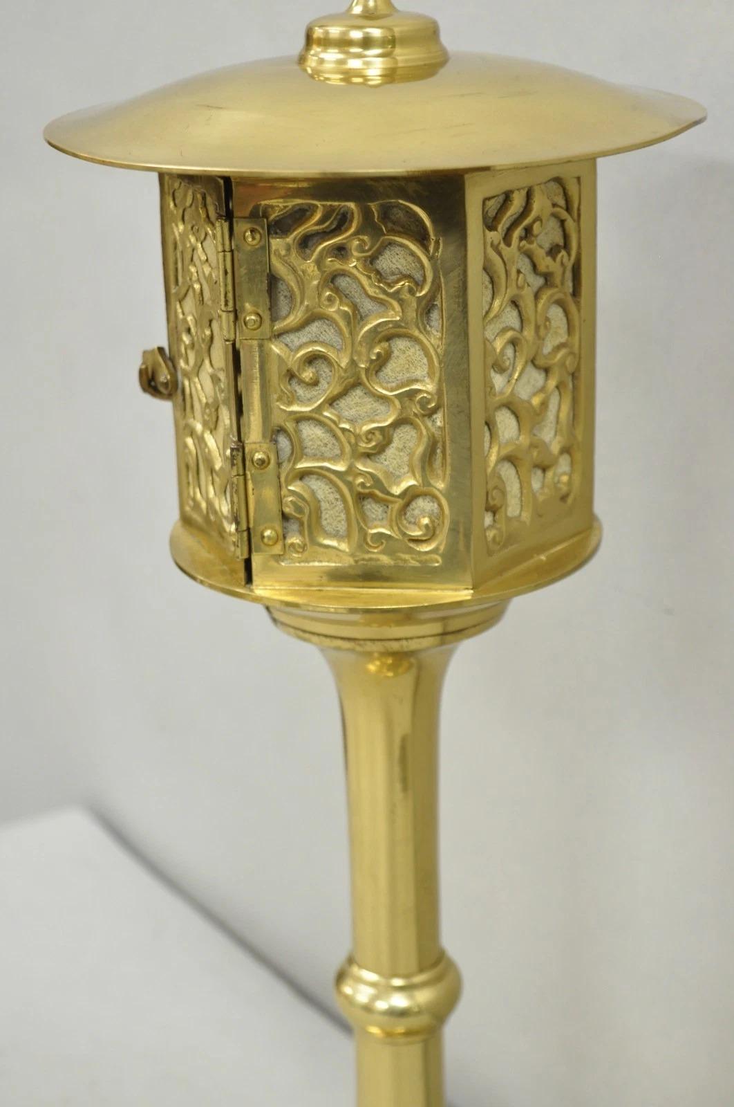 Vintage Brass Fretwork Japanese Lantern Small Chinoiserie Oriental Table Lamp For Sale 2