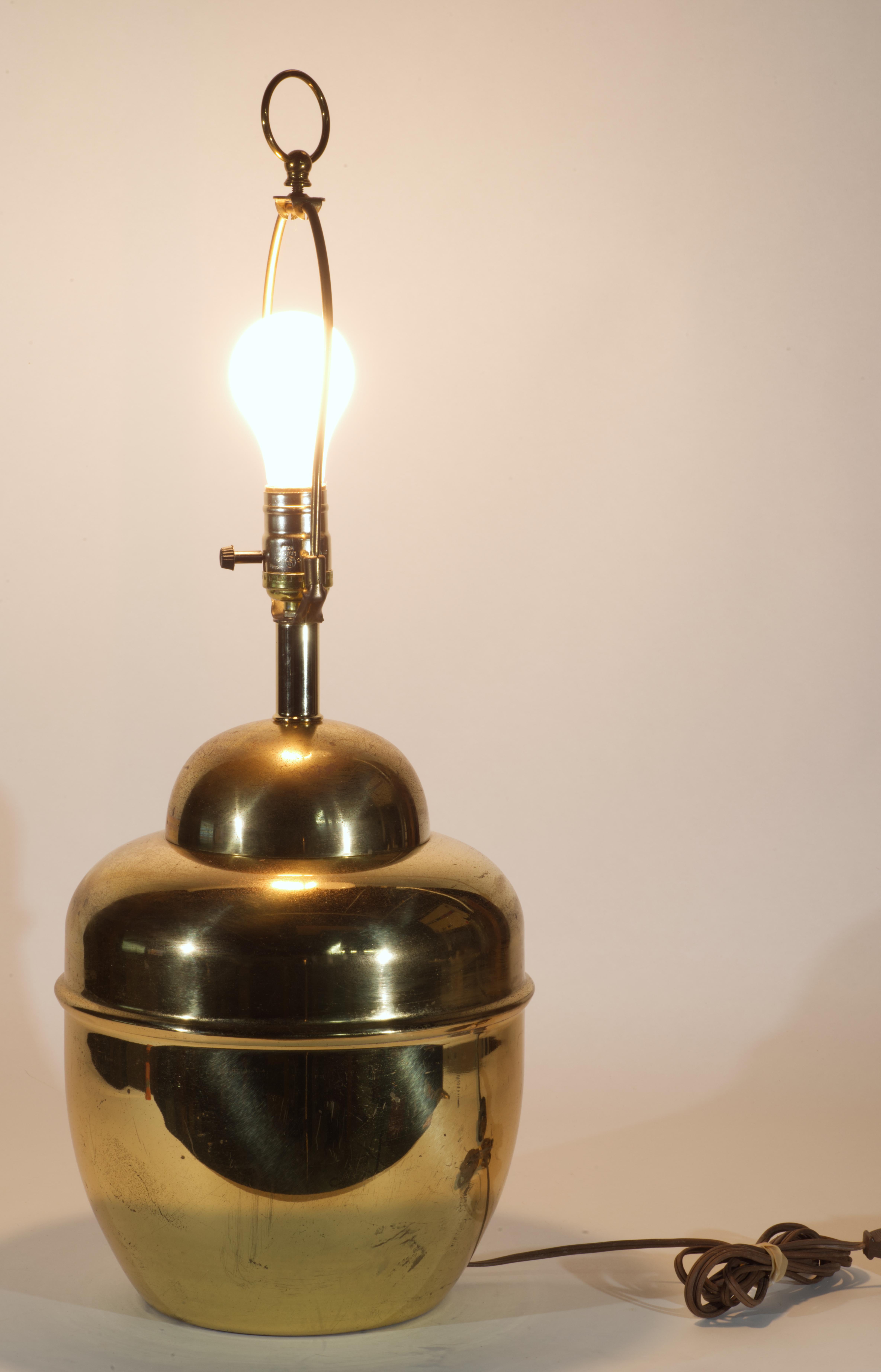 Vintage Brass Ginger Jar Table Lamp In Fair Condition For Sale In Clifton Springs, NY