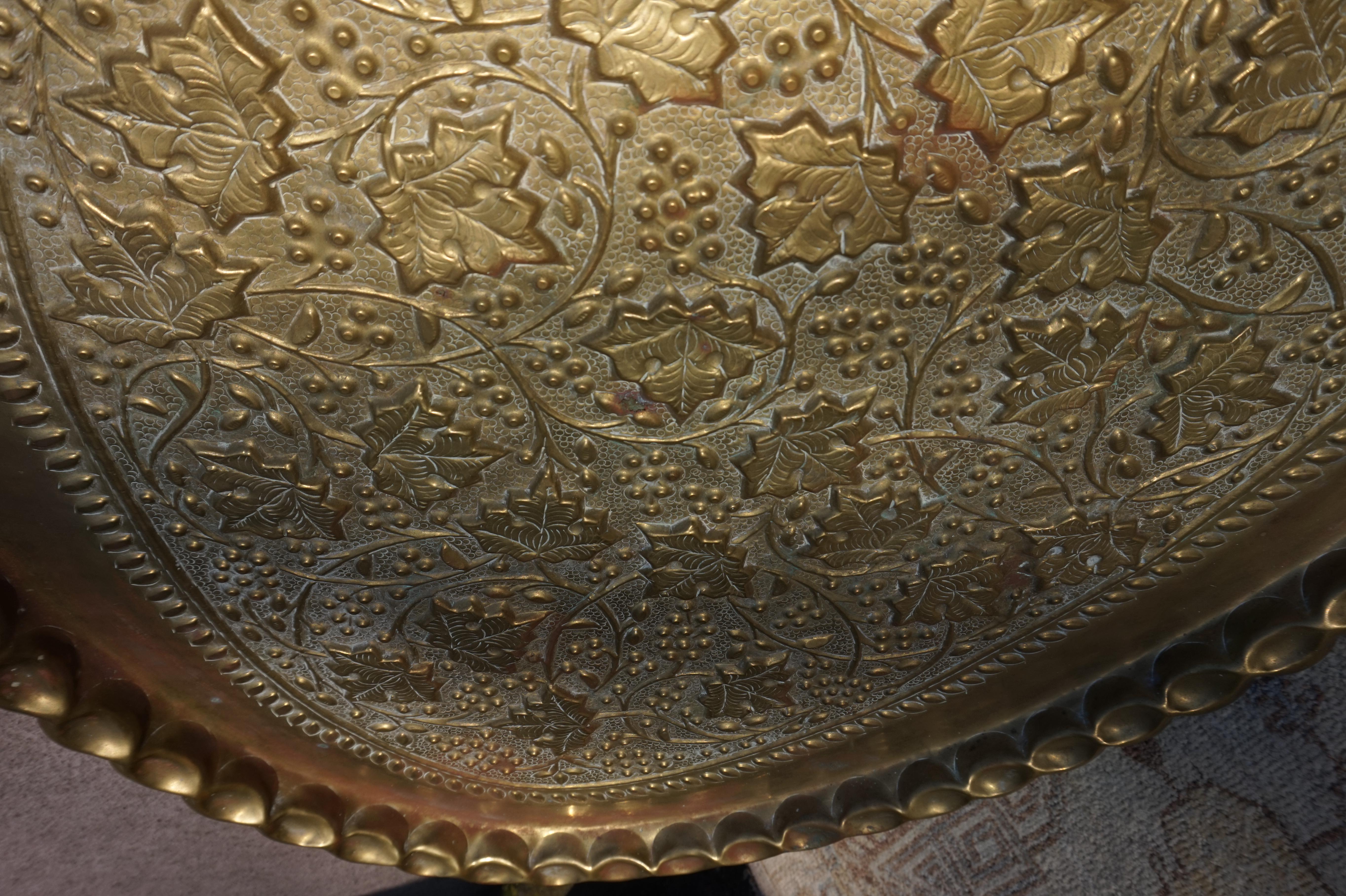 Vintage Brass Hand Engraved British India Floral Extra Large Serving Platter In Good Condition For Sale In Vancouver, British Columbia