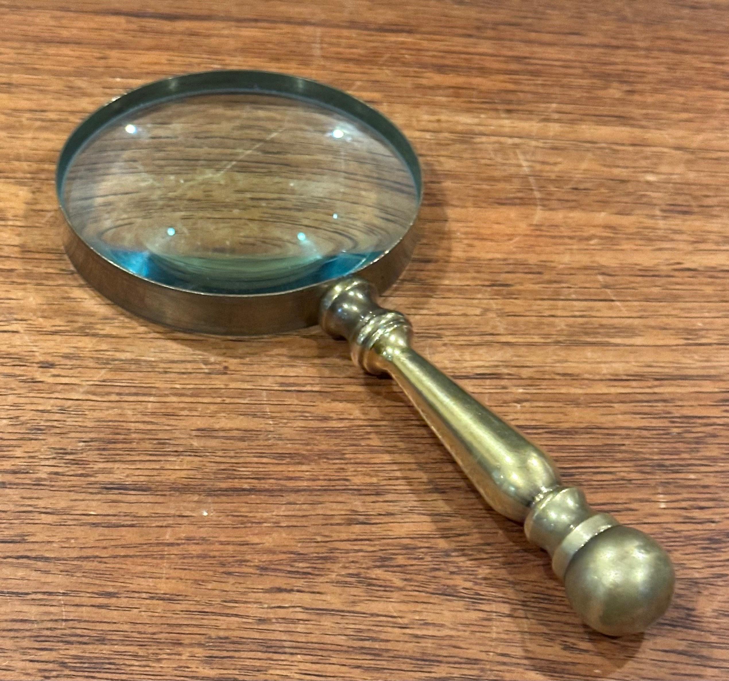 Vergrößerungsglas mit Messinggriff (amerikanisch) im Angebot