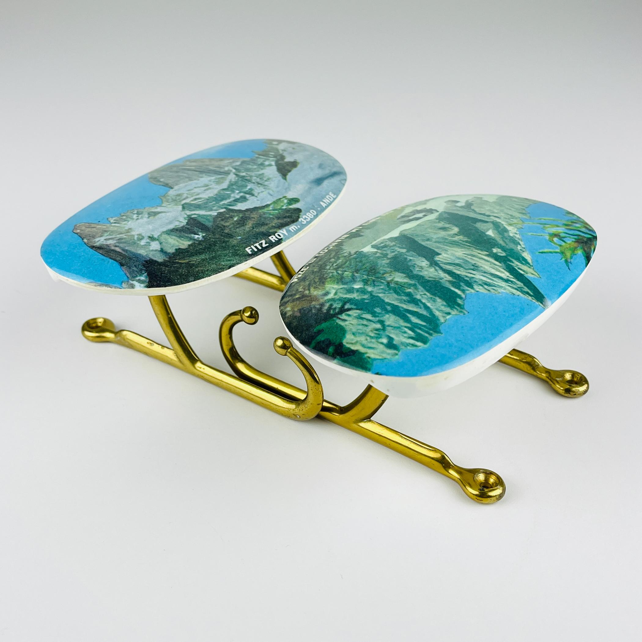 Vintage brass hangers with photo, Italy, 1950s, Set of 2 For Sale 5