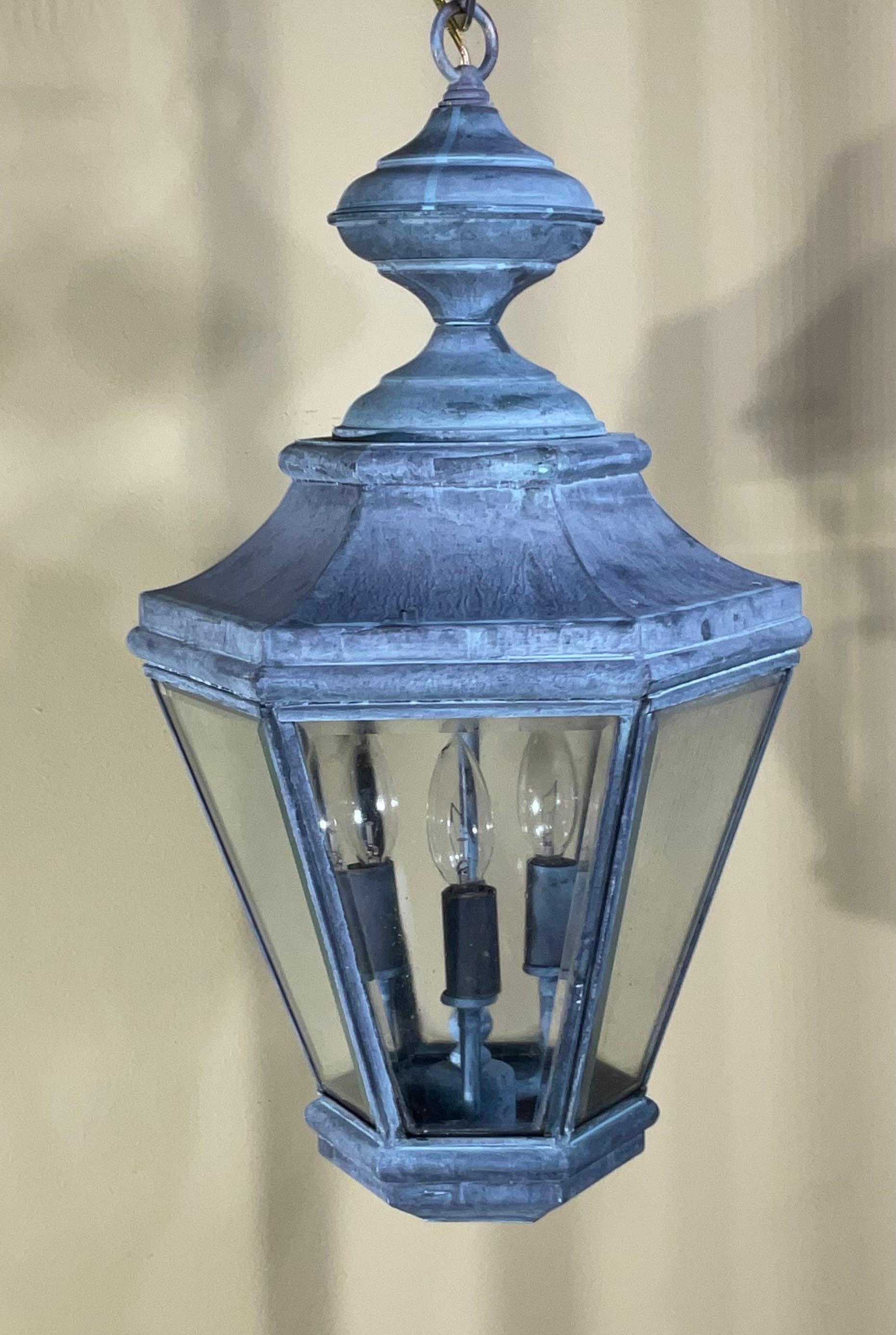 Vintage Messing hängende Laterne mit abgeschrägtem Glas - ein Timeless Schatz im Angebot 3
