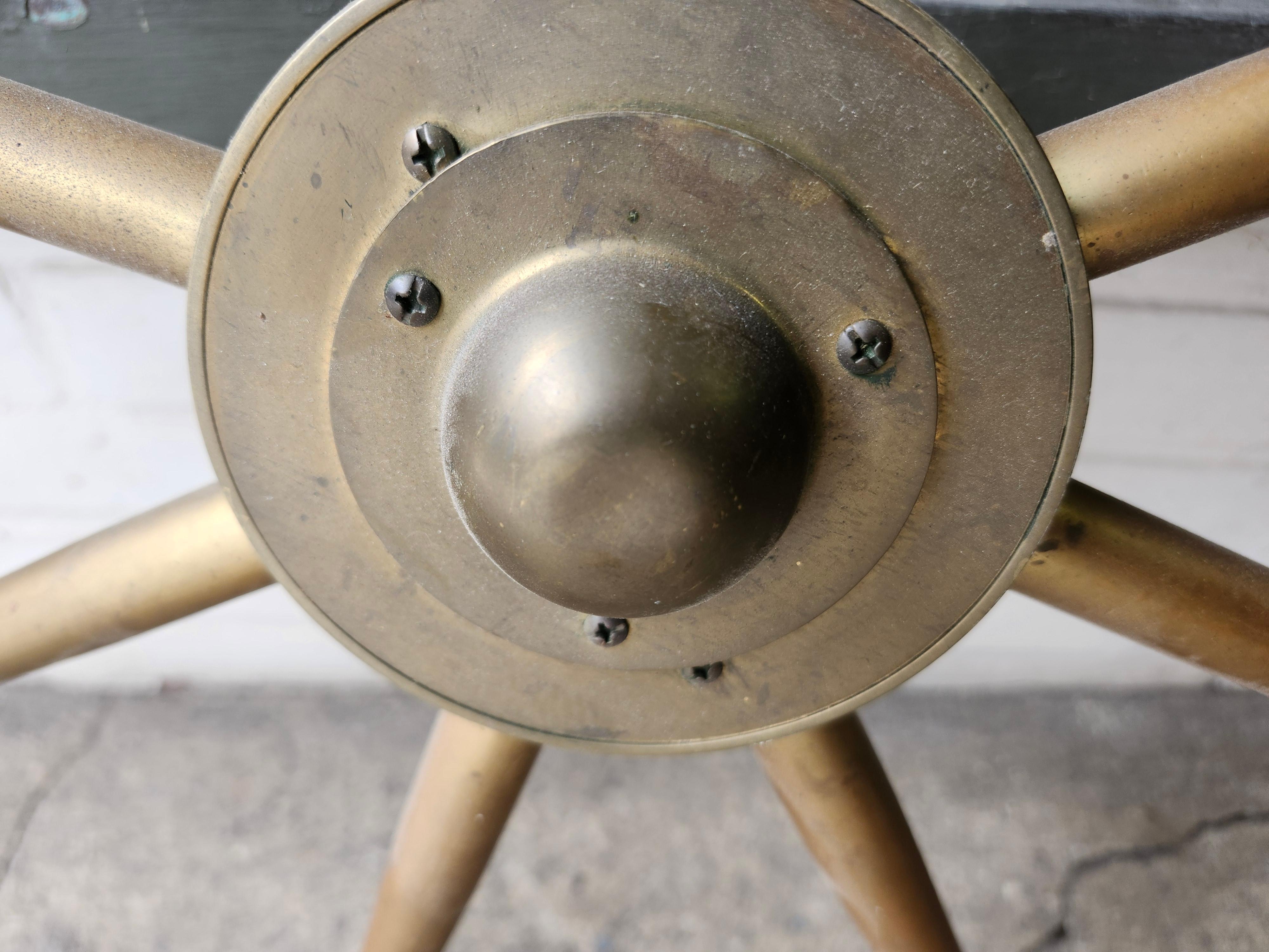 Milieu du XXe siècle Roue de bateau vintage en laiton et bois dur C1950 en vente