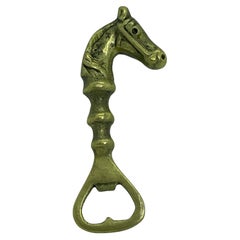 Abrebotellas de latón vintage Caballo Metal moderno de mediados de siglo Breweriana Barware