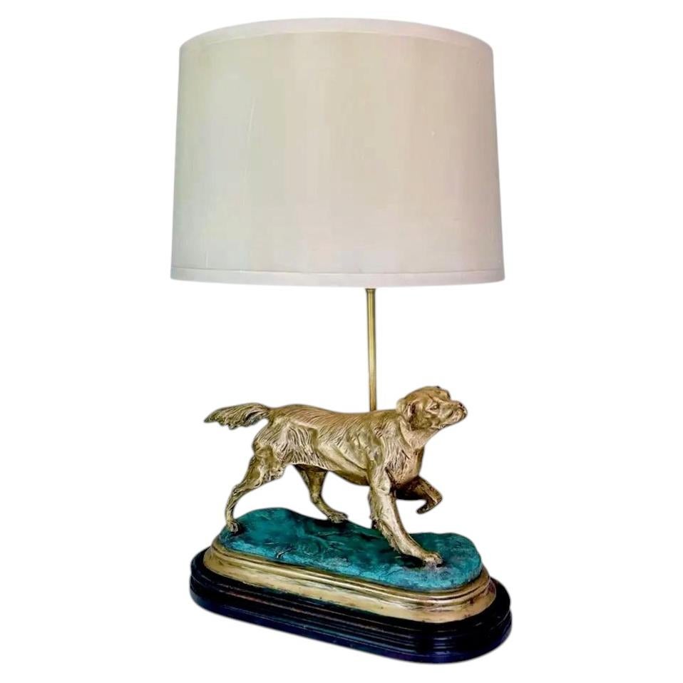 Table de table figurative vintage en laiton représentant un chien de chasse en vente