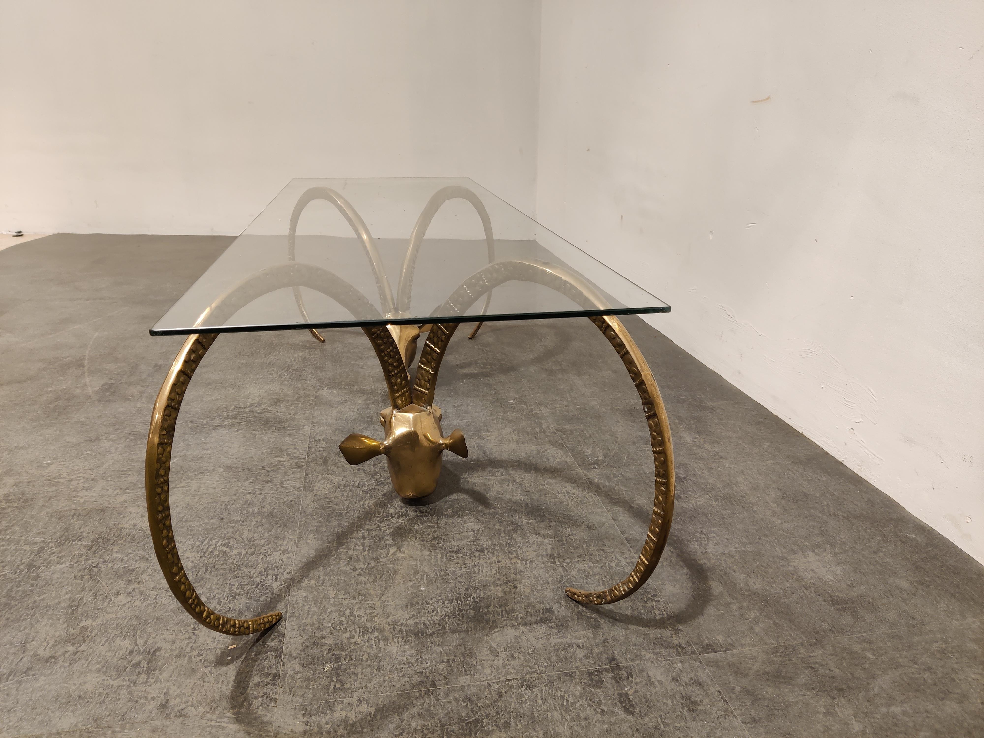 Fin du 20e siècle Table basse vintage en laiton Ibex ou Antilope, 1970